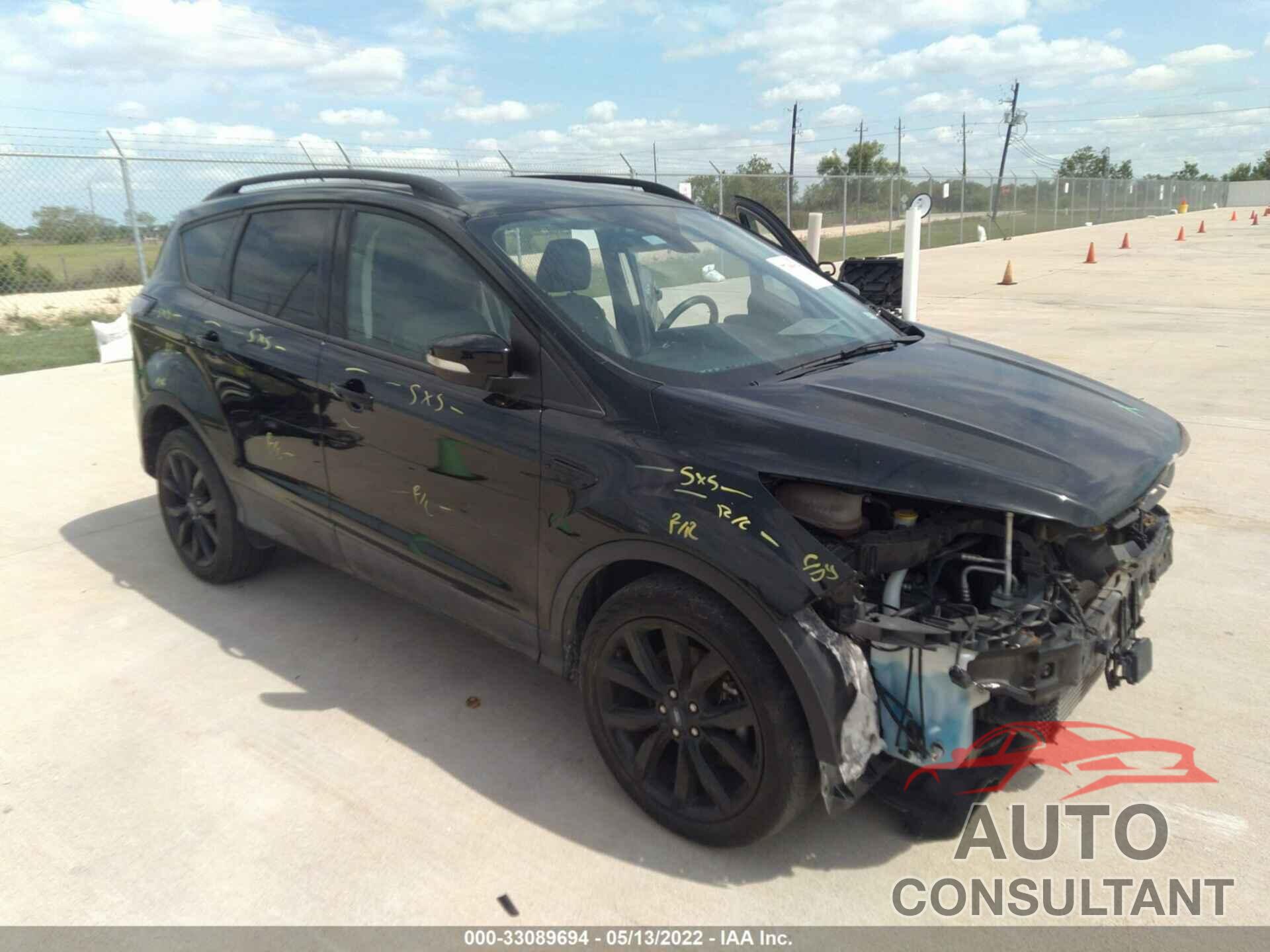 FORD ESCAPE 2017 - 1FMCU0J93HUB86597