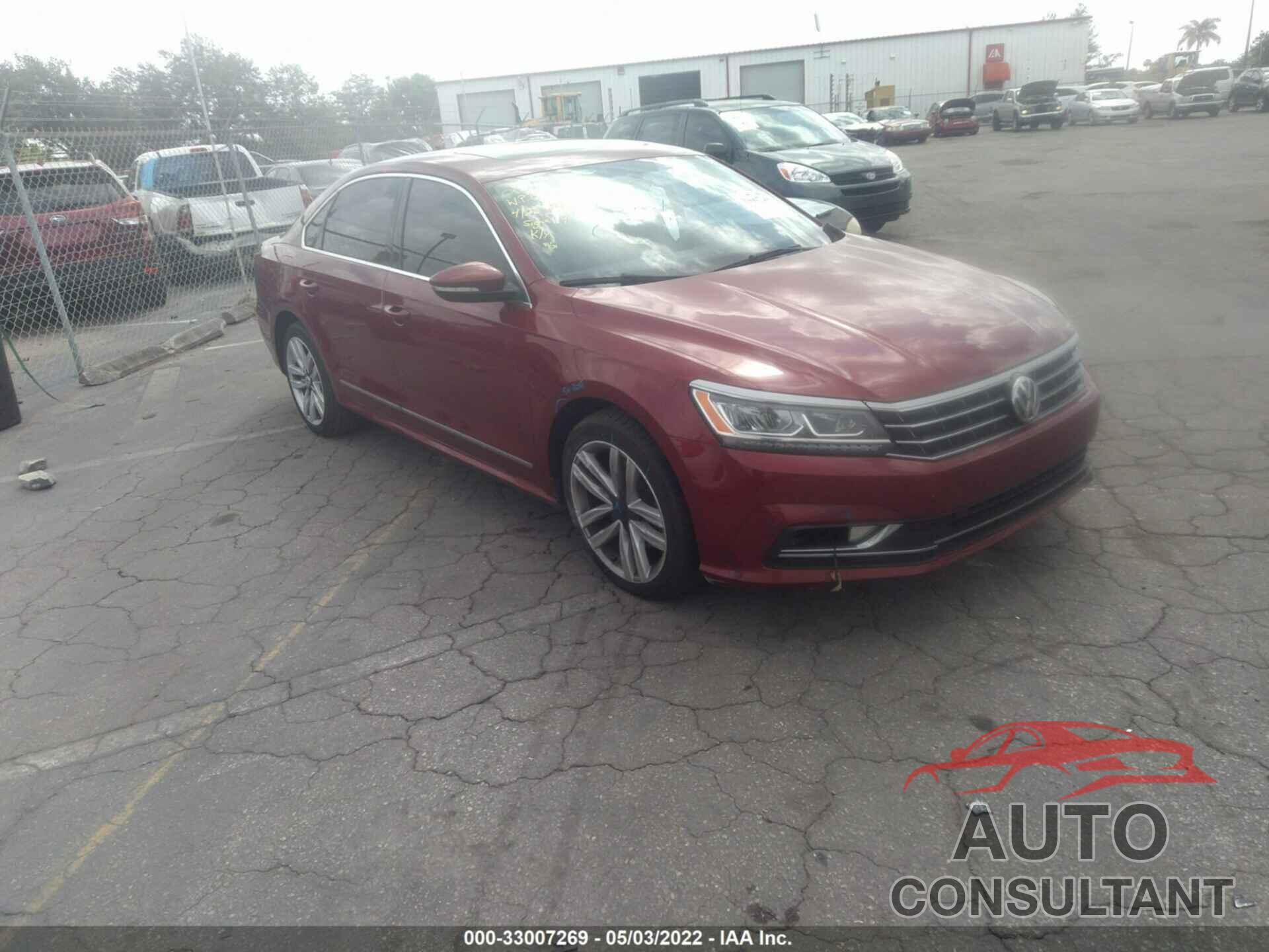 VOLKSWAGEN PASSAT 2017 - 1VWGT7A37HC063563