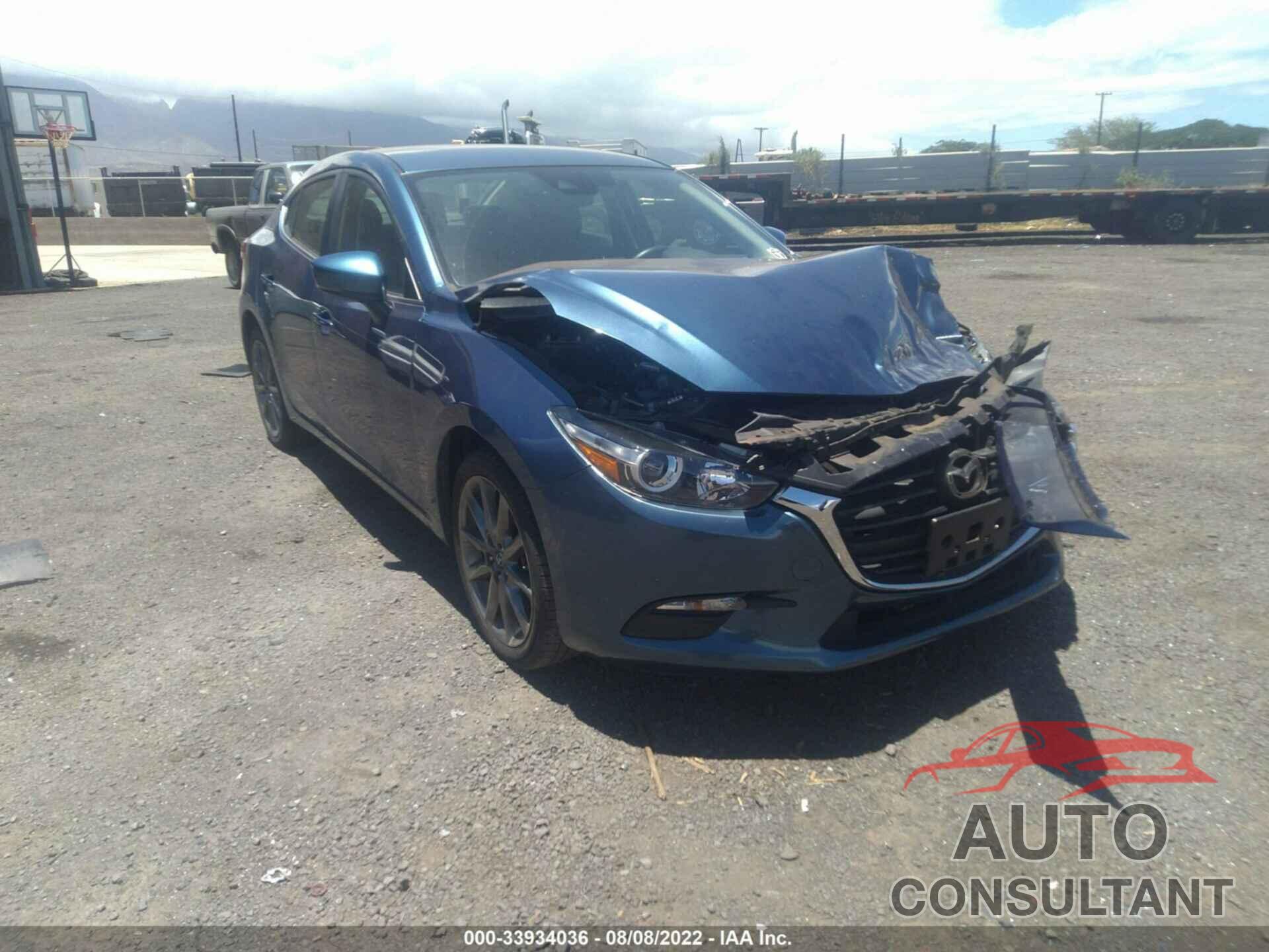 MAZDA MAZDA3 4-DOOR 2018 - 3MZBN1V30JM275494