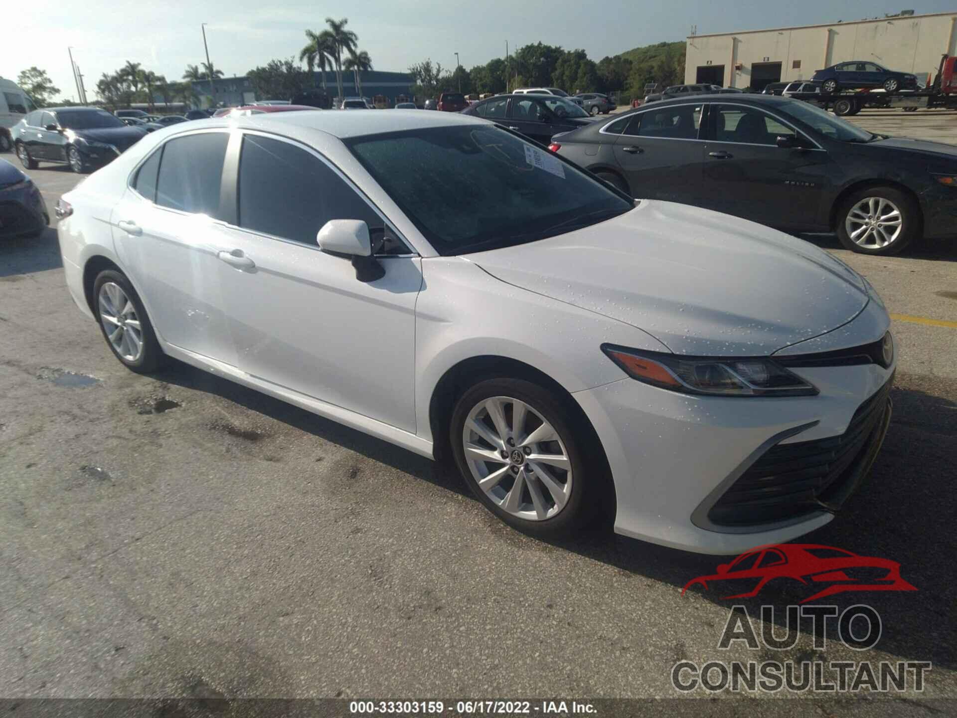 TOYOTA CAMRY 2021 - 4T1C11AK7MU570913