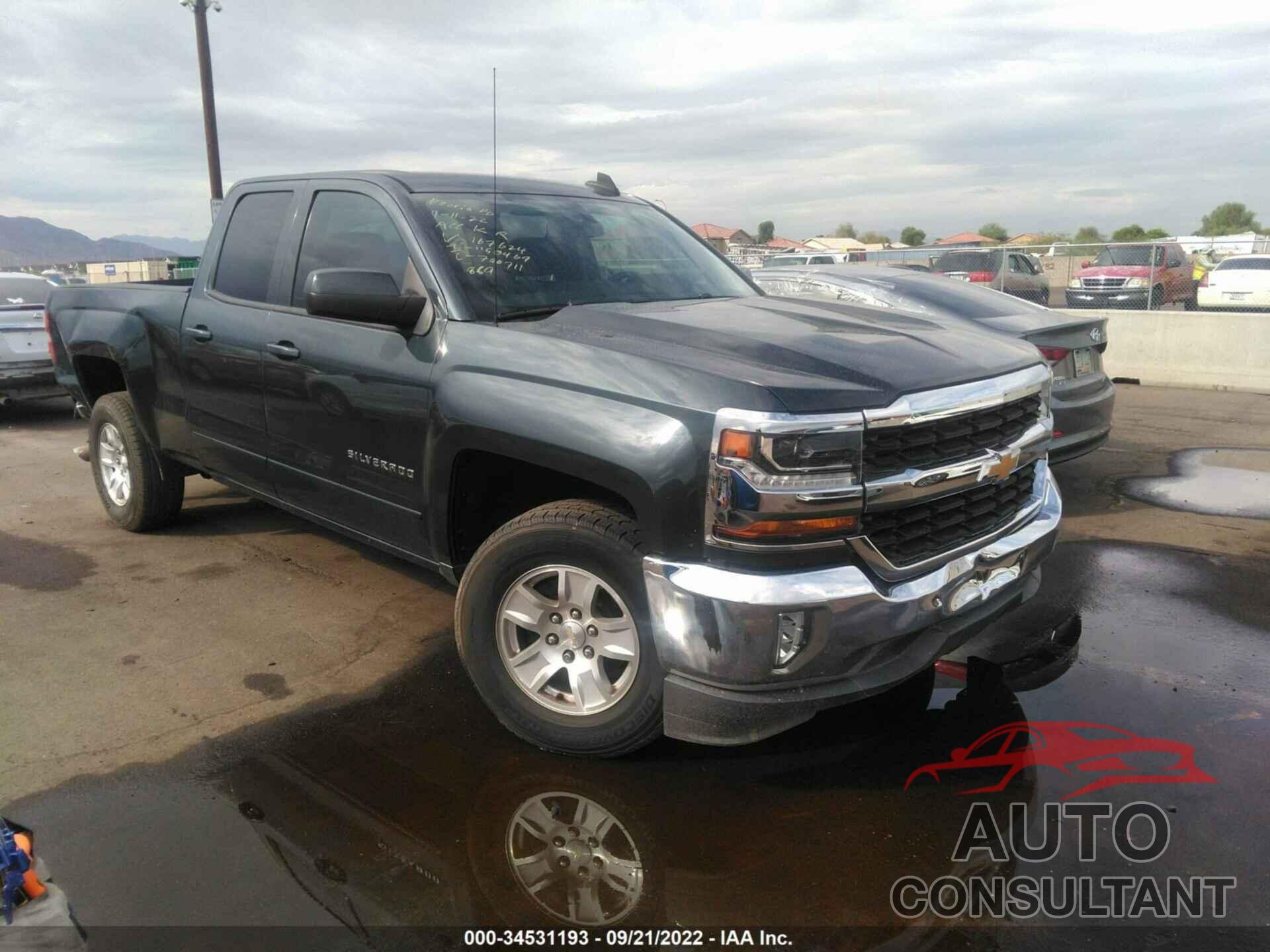 CHEVROLET SILVERADO 1500 2017 - 1GCRCREC8HZ167624