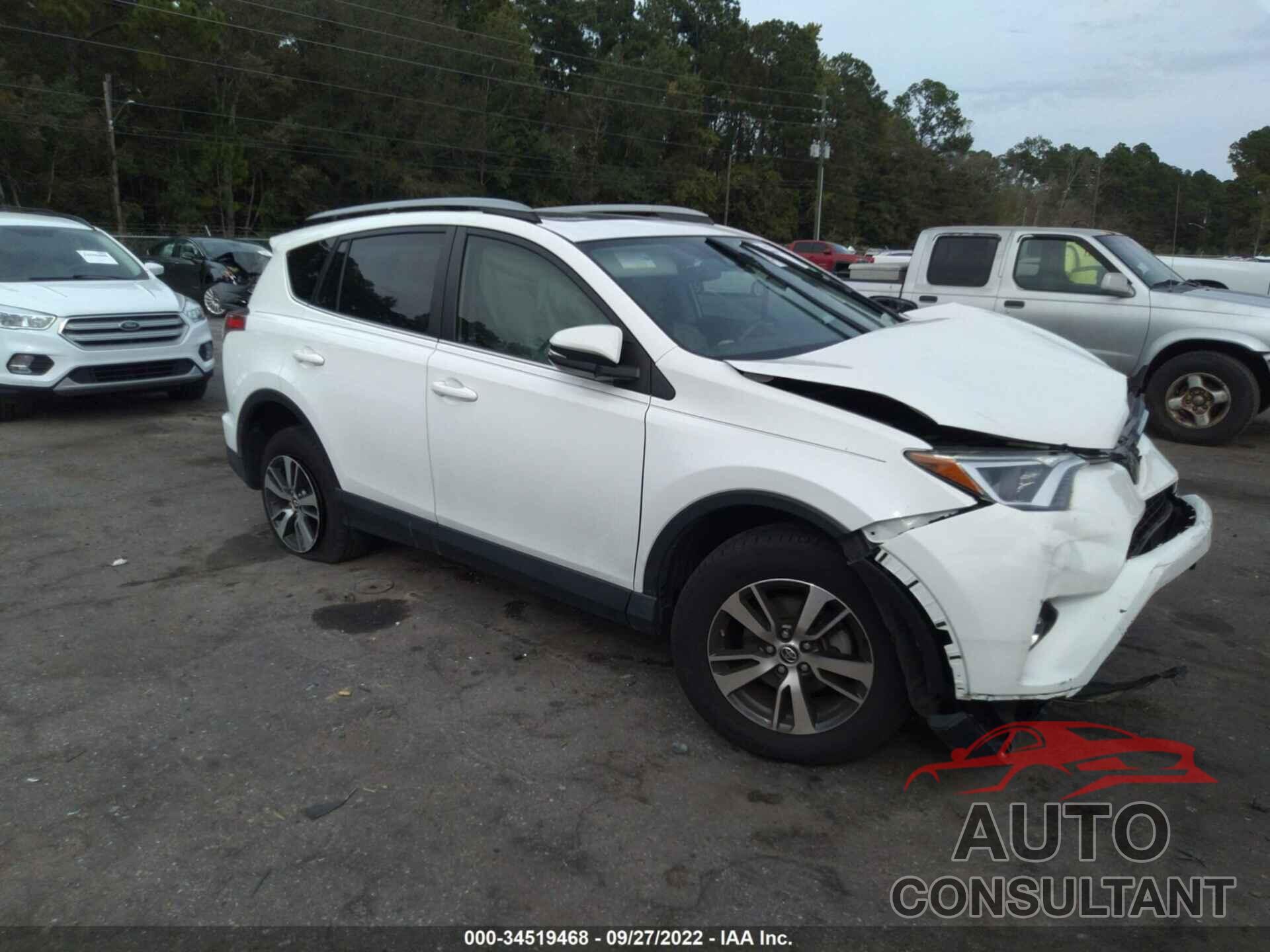 TOYOTA RAV4 2017 - JTMWFREV1HD105247