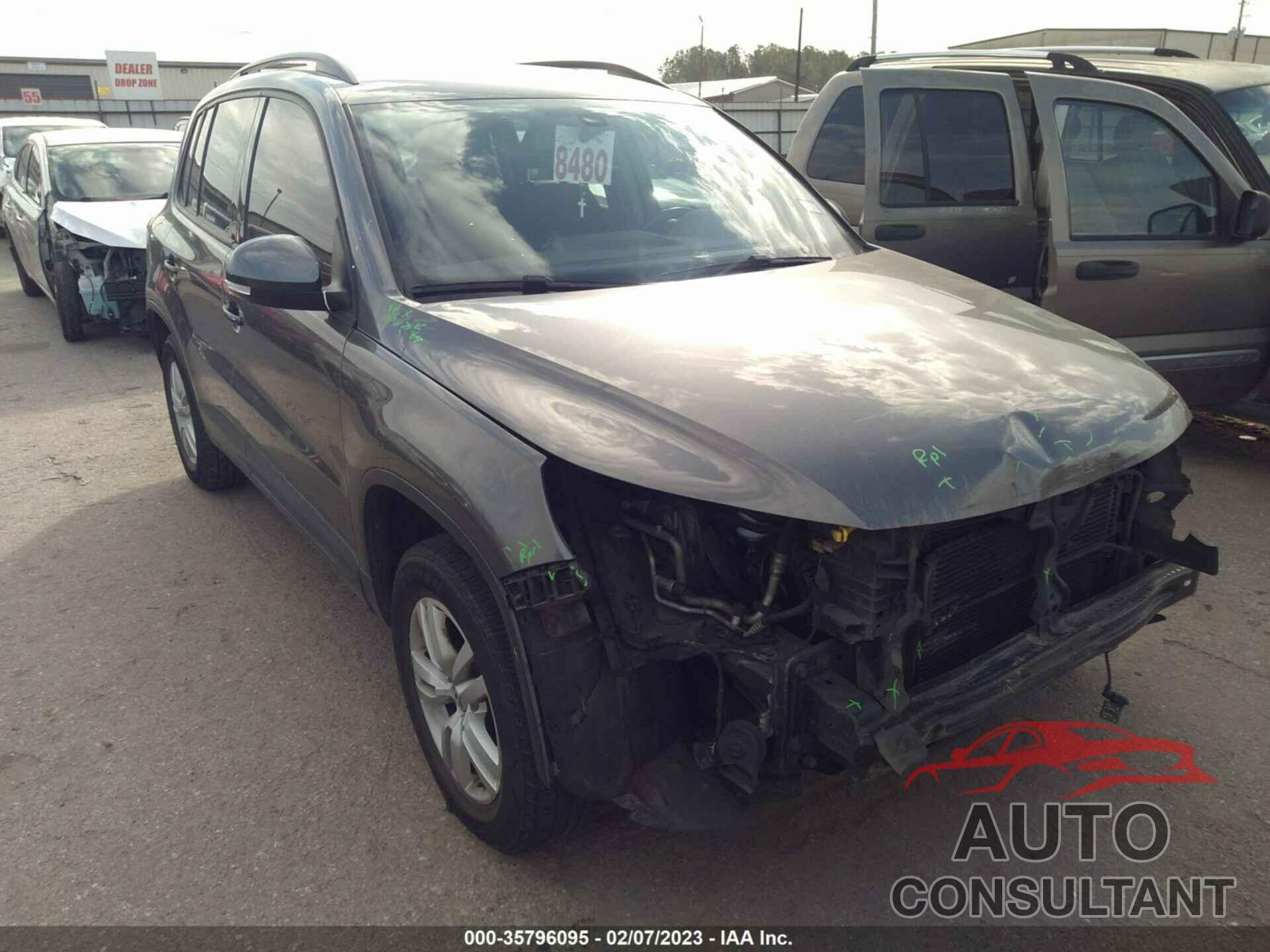 VOLKSWAGEN TIGUAN 2016 - WVGAV7AX6GW509846