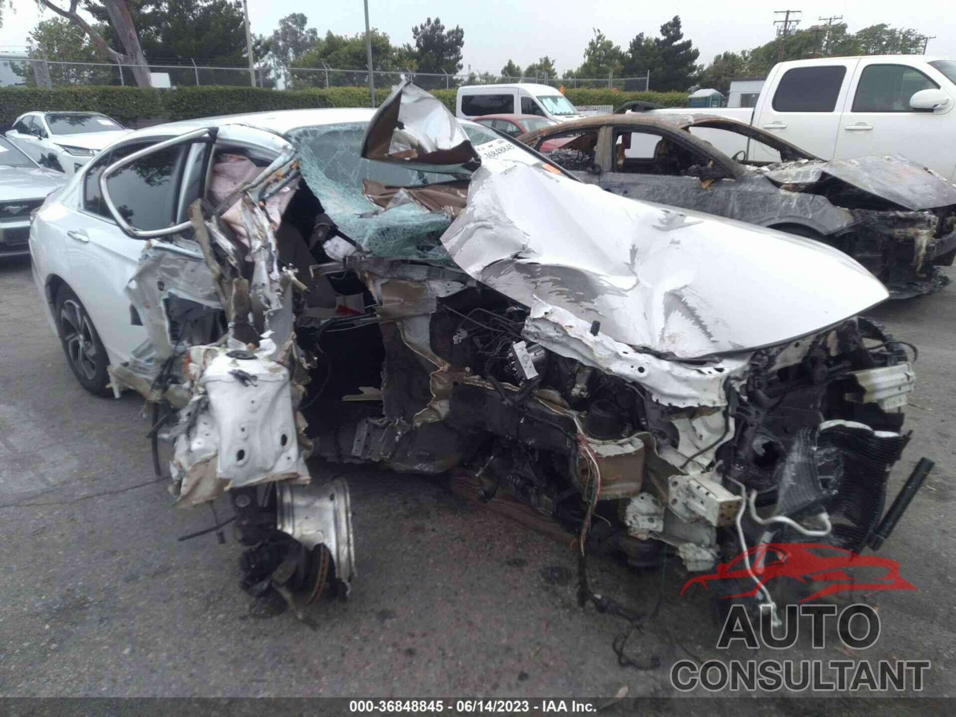 HONDA ACCORD 2017 - 1HGCR2F38HA064780