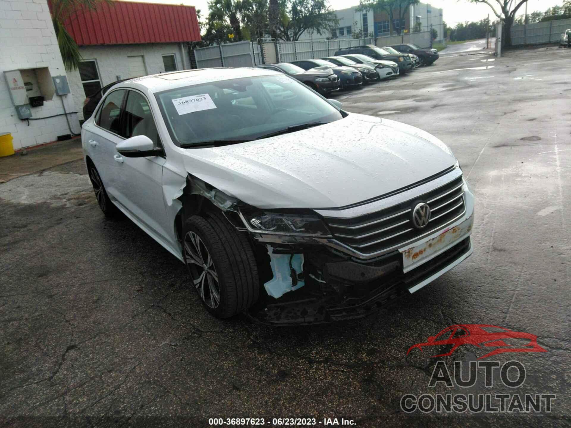 VOLKSWAGEN PASSAT 2022 - 1VWSA7A31NC007792