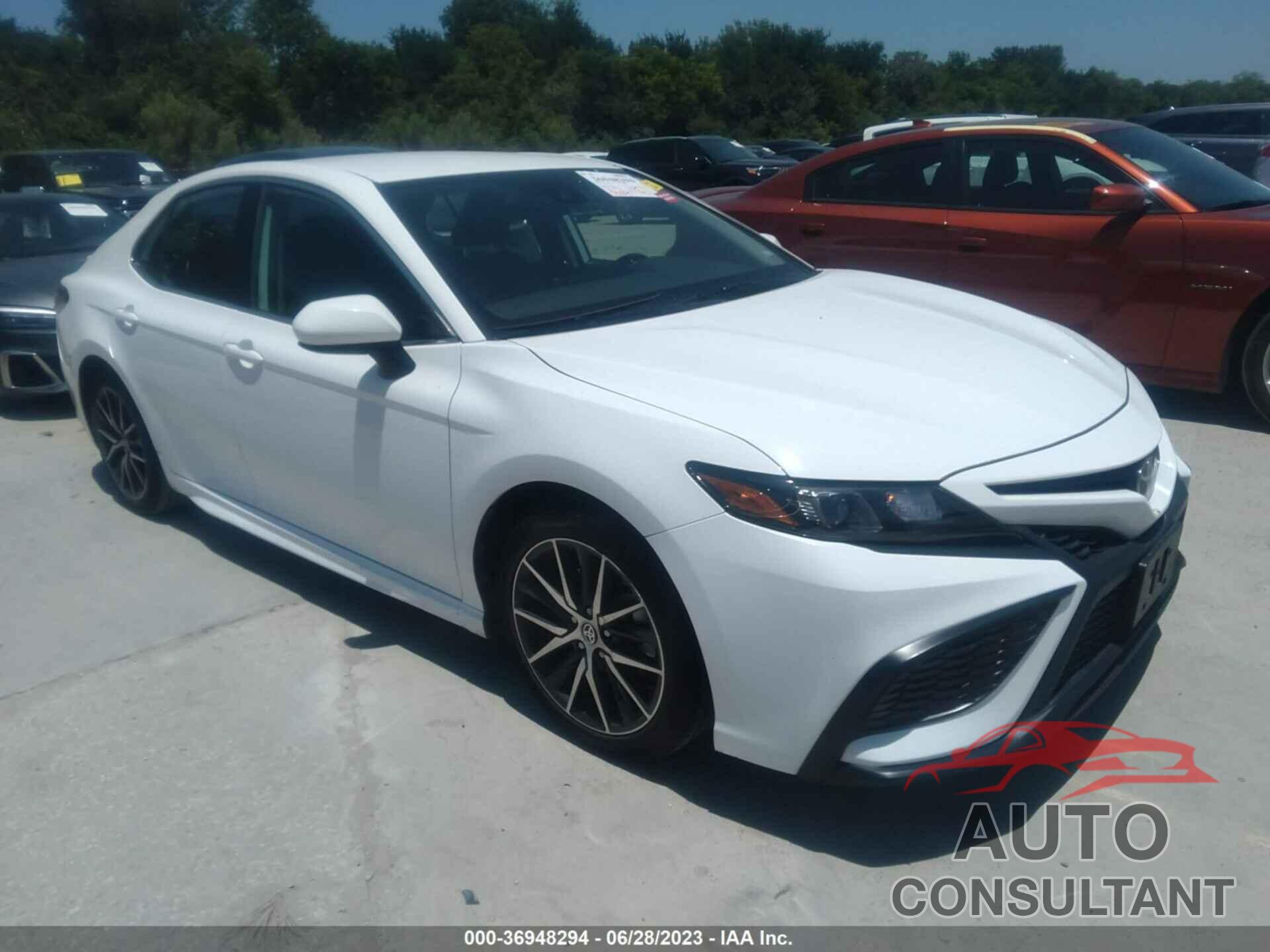 TOYOTA CAMRY 2021 - 4T1G11AK6MU520974