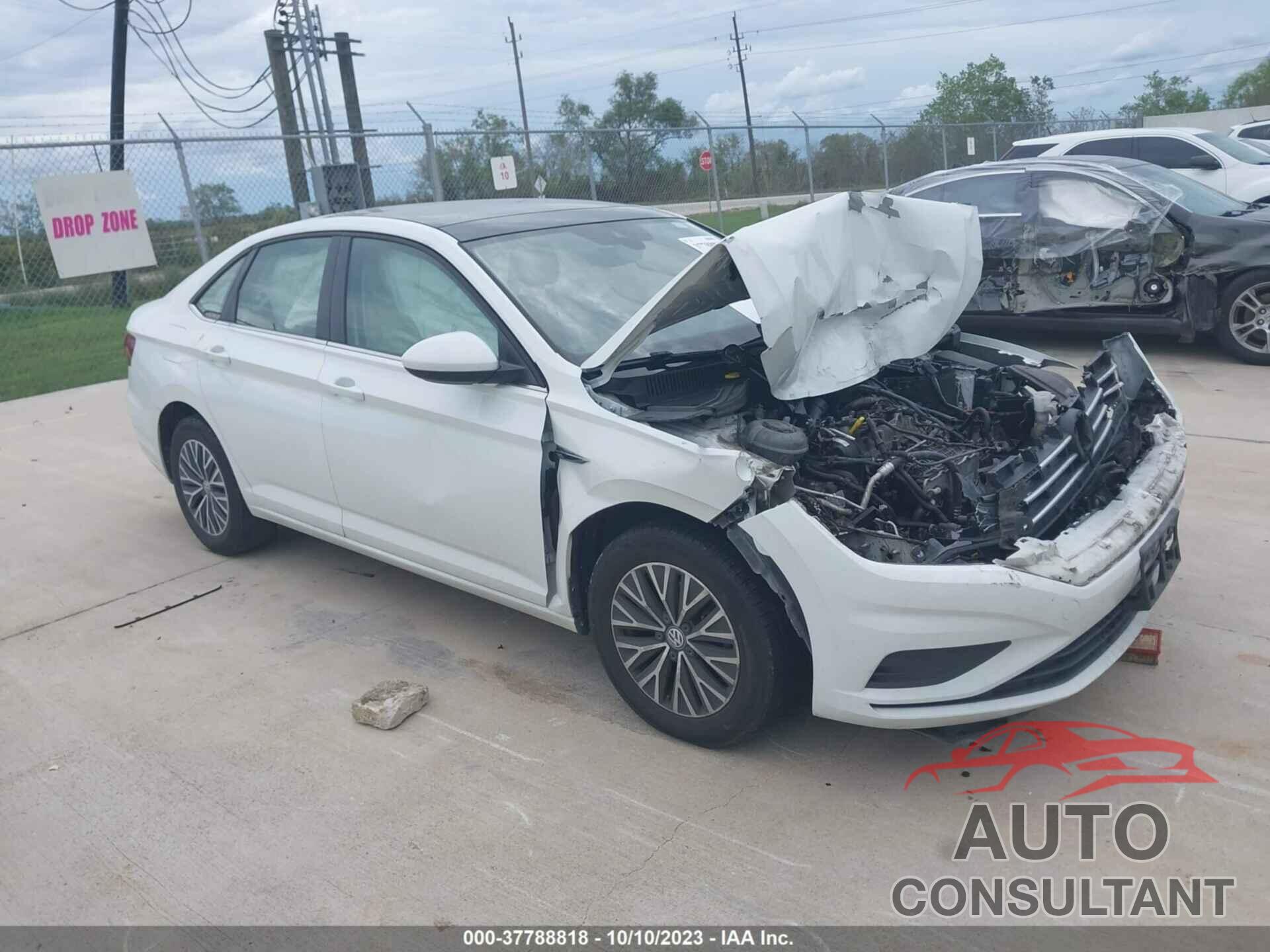 VOLKSWAGEN JETTA 2019 - 3VWEB7BU7KM239194