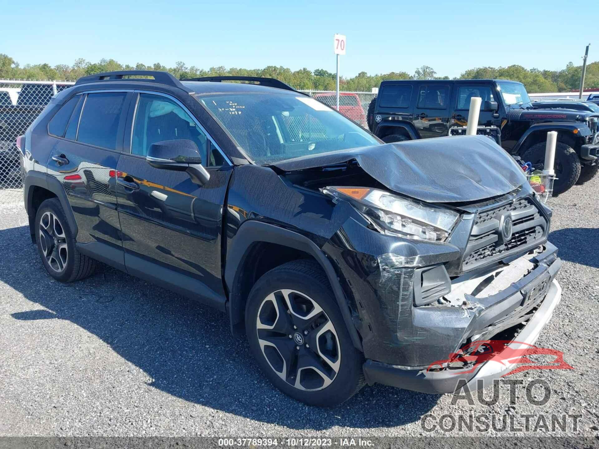 TOYOTA RAV4 2019 - 2T3J1RFV2KW017017