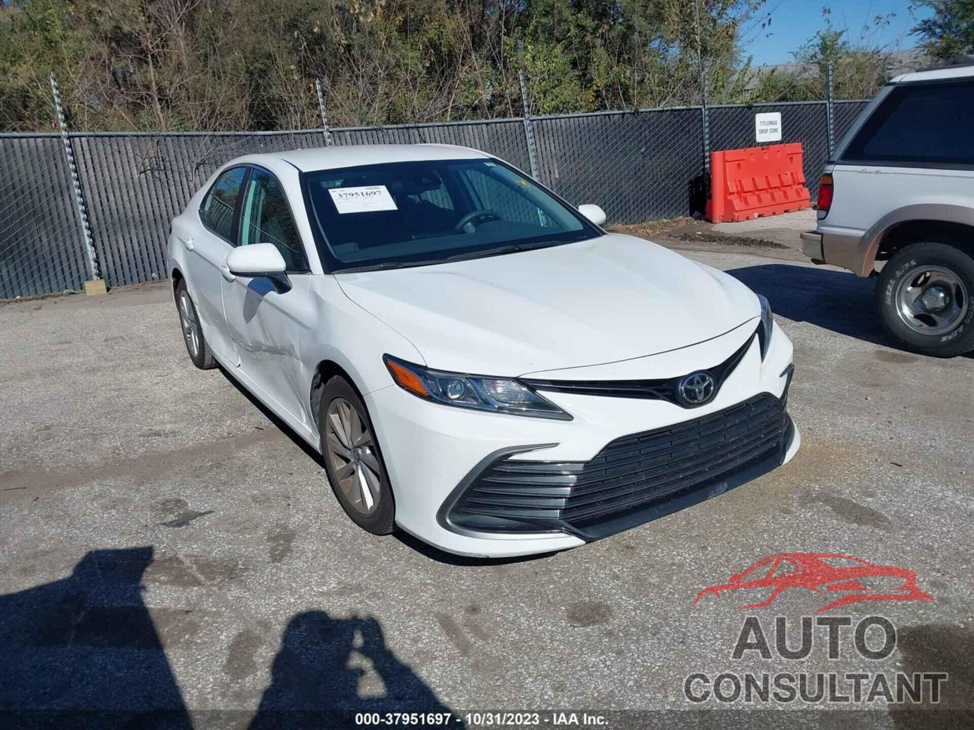 TOYOTA CAMRY 2021 - 4T1C11AK3MU554255