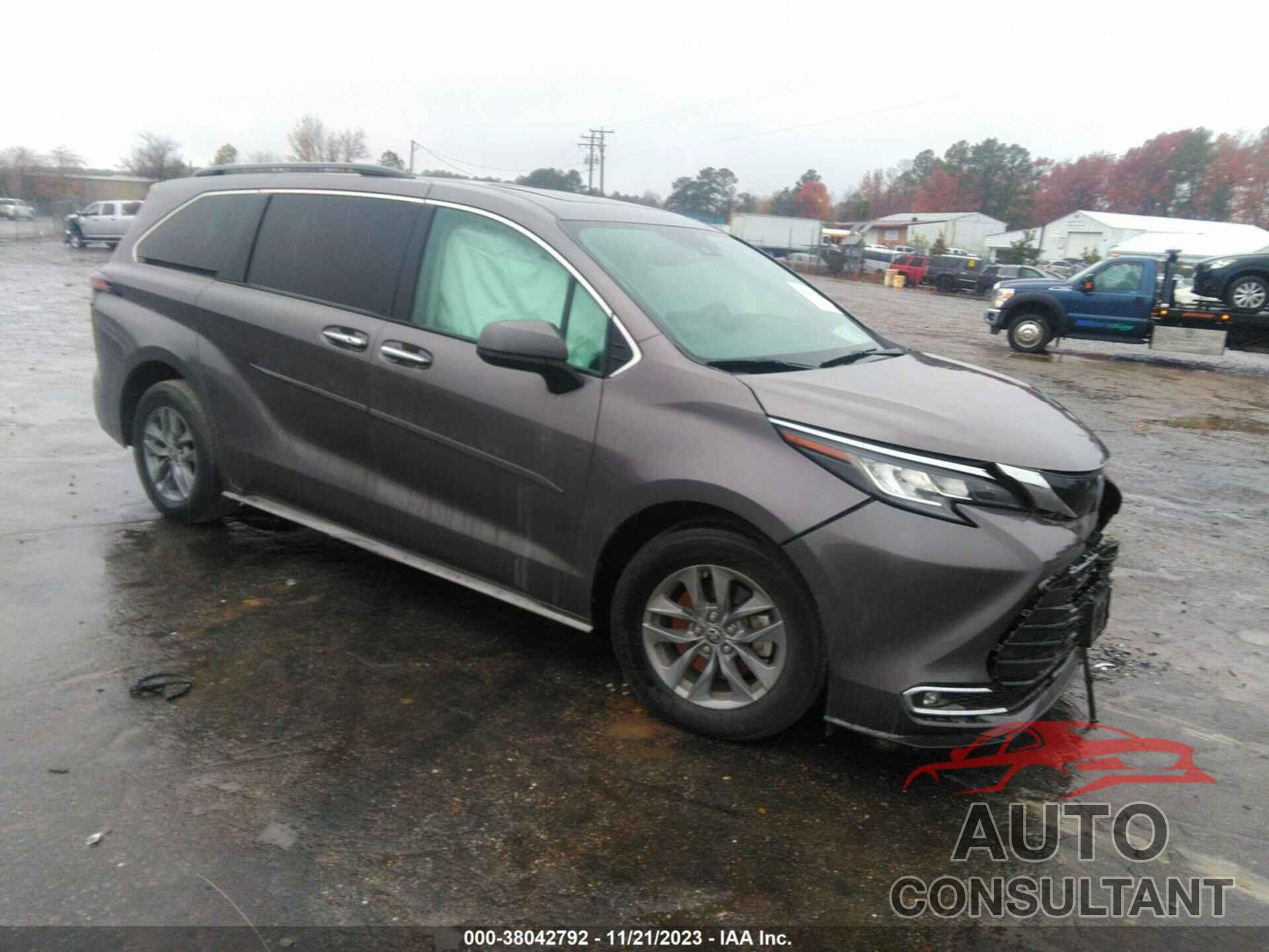 TOYOTA SIENNA 2022 - 5TDYRKEC8NS102867