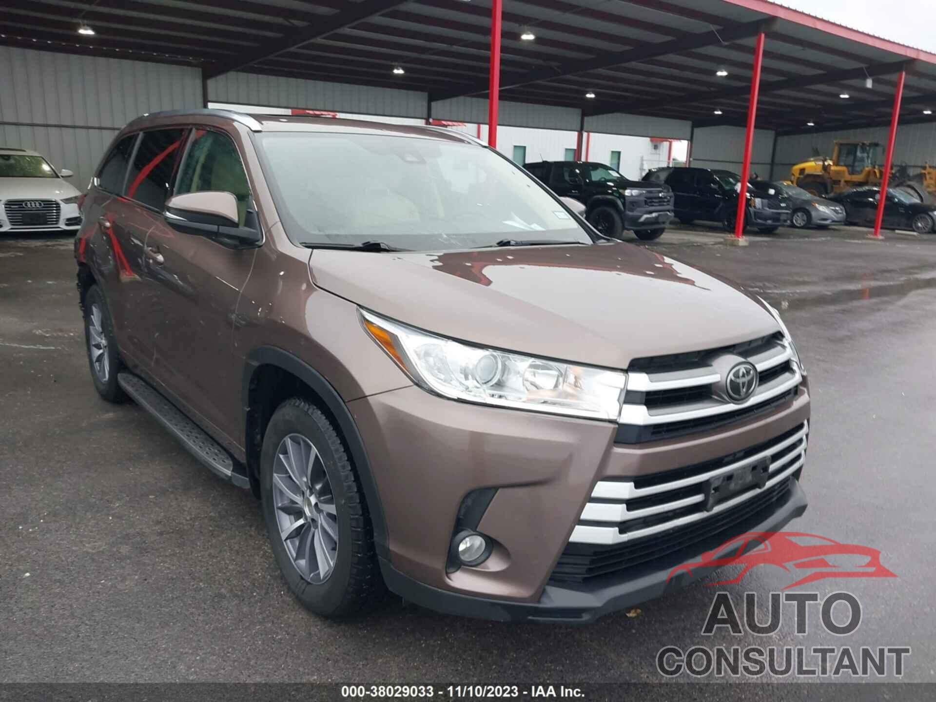 TOYOTA HIGHLANDER 2017 - 5TDKZRFH7HS226948