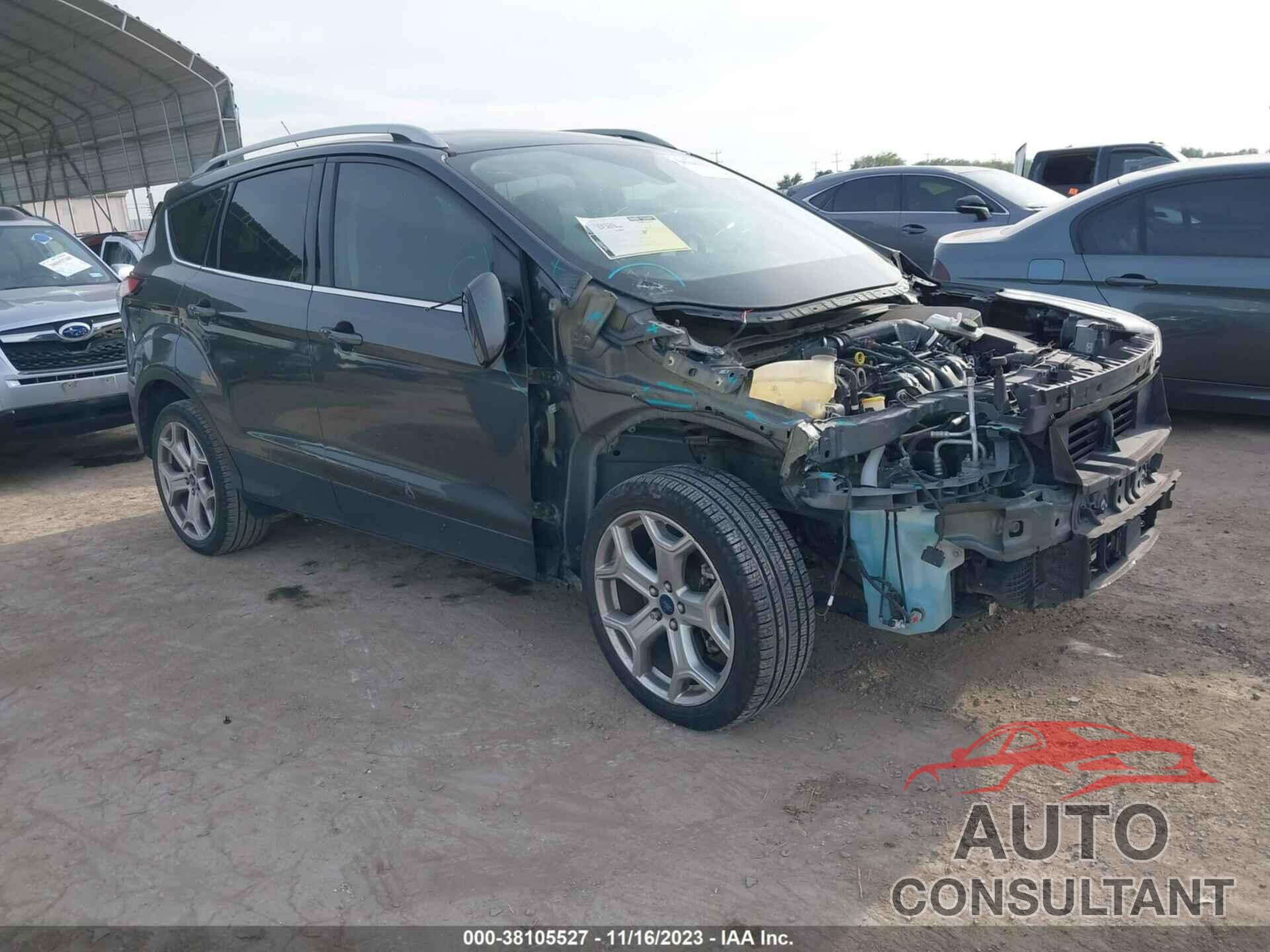 FORD ESCAPE 2017 - 1FMCU0J96HUE15550