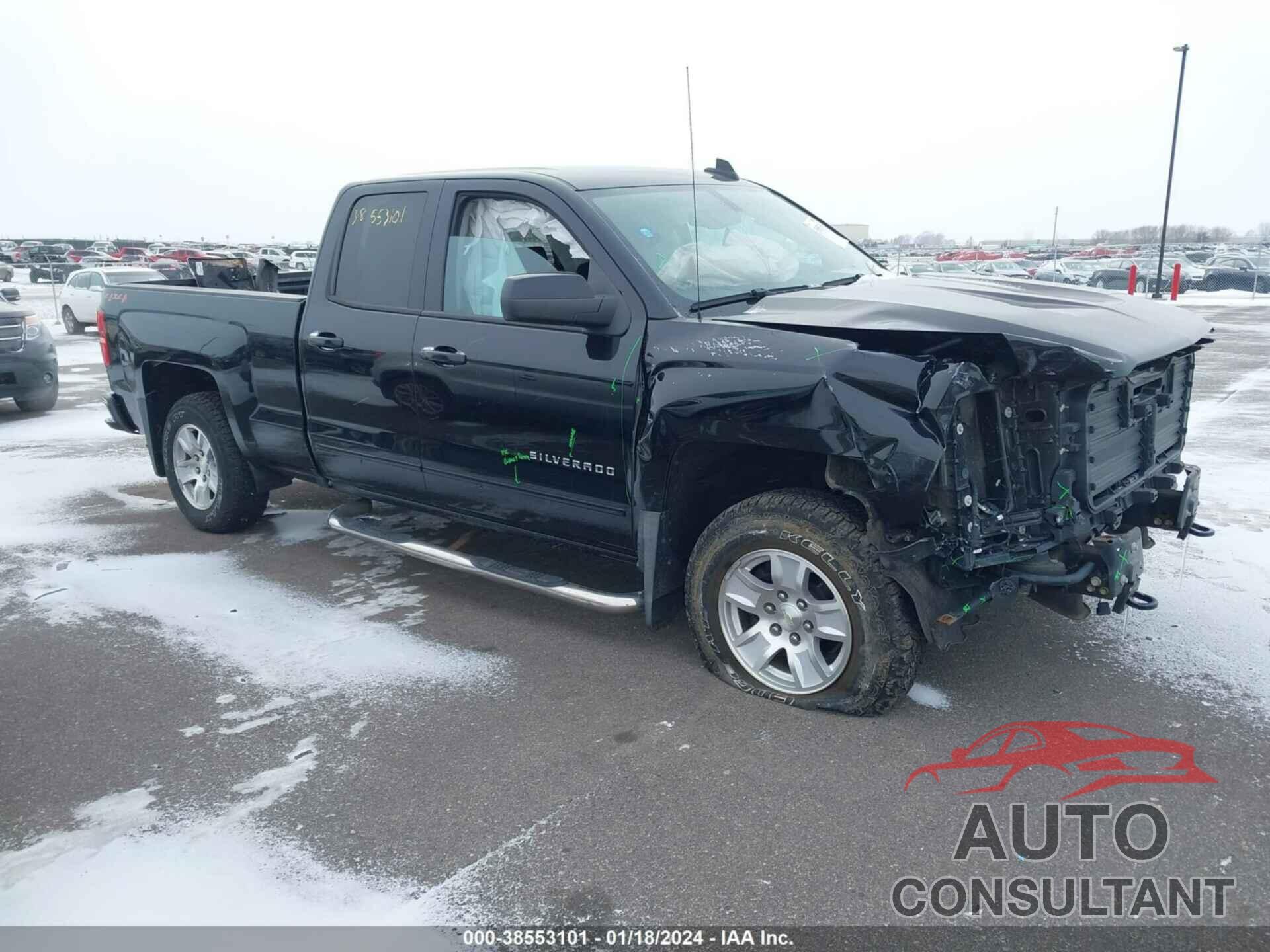 CHEVROLET SILVERADO 1500 2018 - 1GCVKREC0JZ241254