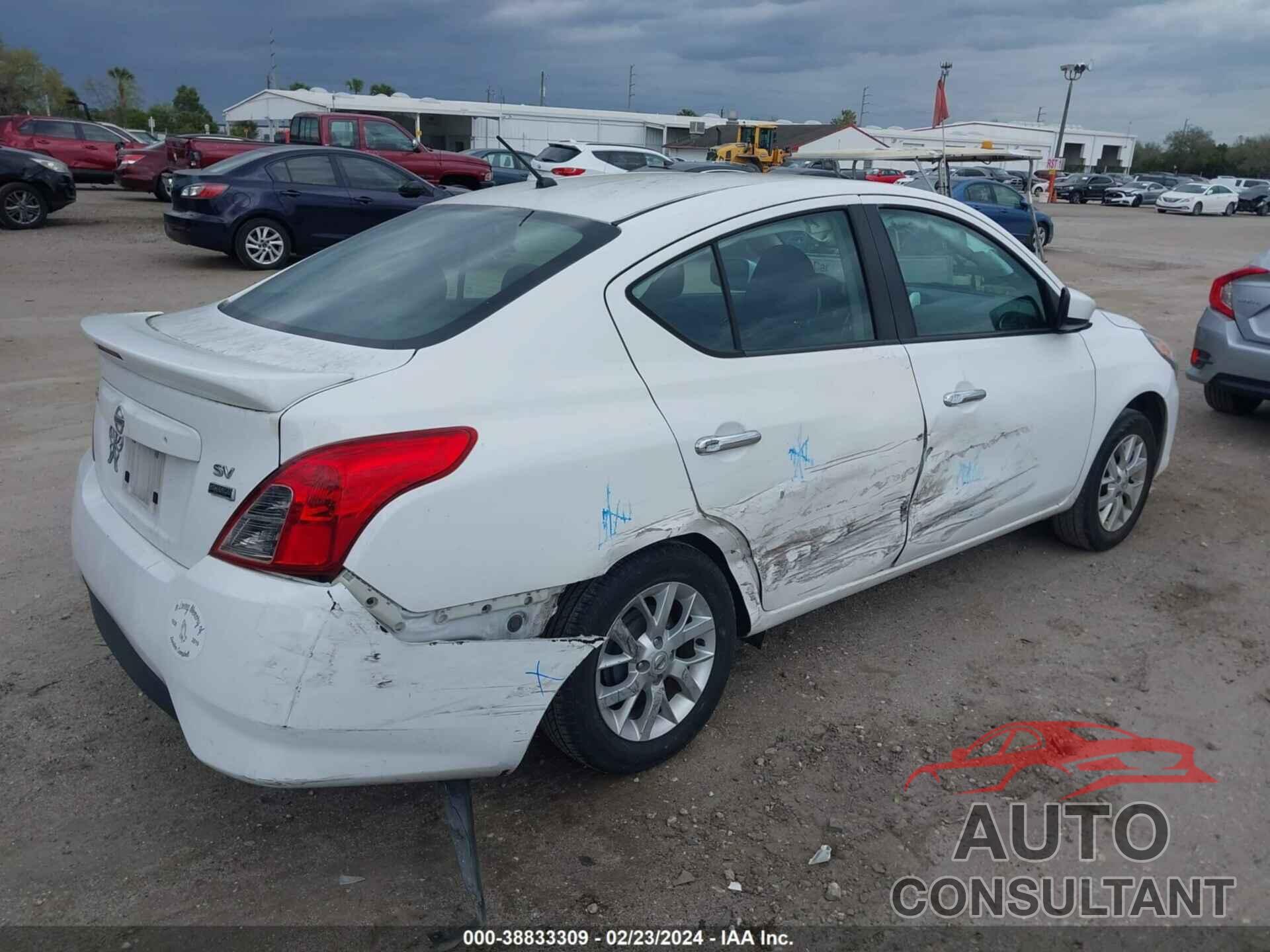 NISSAN VERSA 2018 - 3N1CN7AP3JL879911