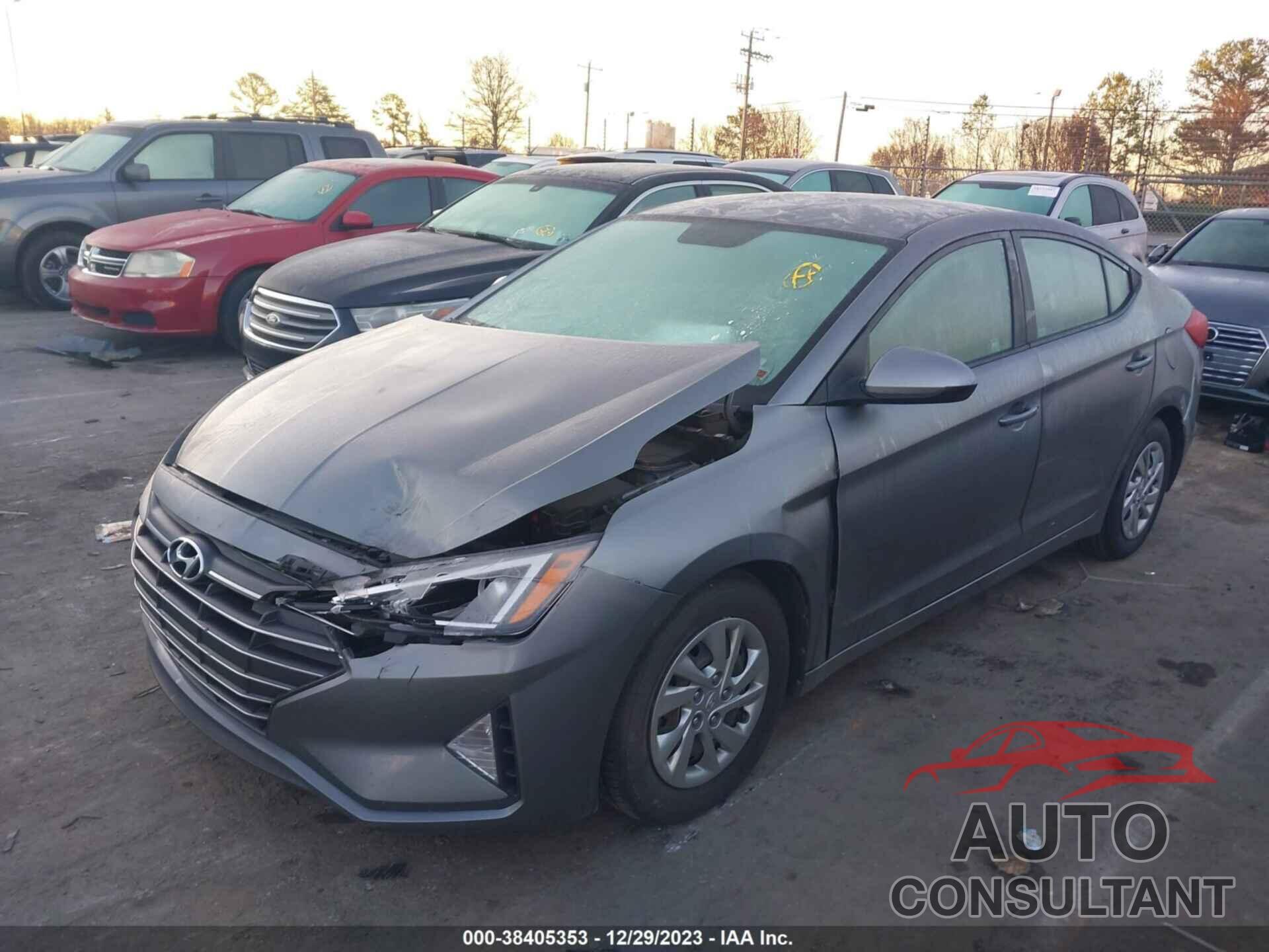 HYUNDAI ELANTRA 2019 - KMHD74LFXKU815155