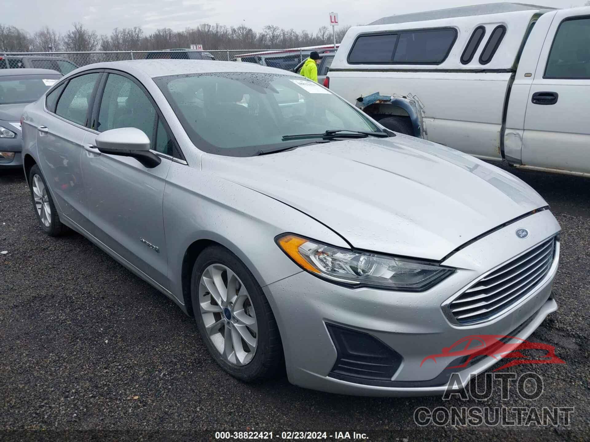 FORD FUSION HYBRID 2019 - 3FA6P0LU4KR204992