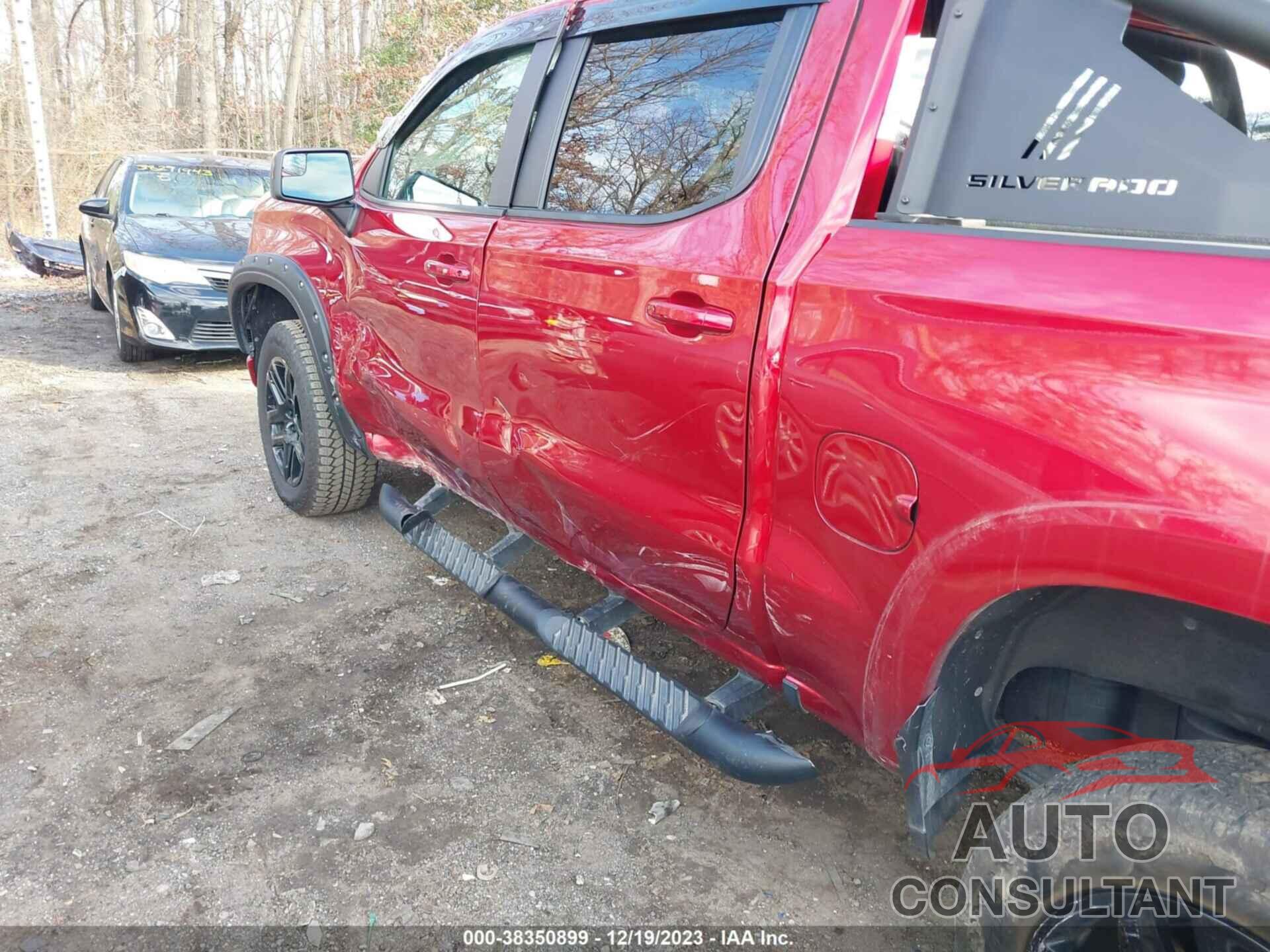 CHEVROLET SILVERADO 1500 2021 - 1GCUYEEL6MZ442650