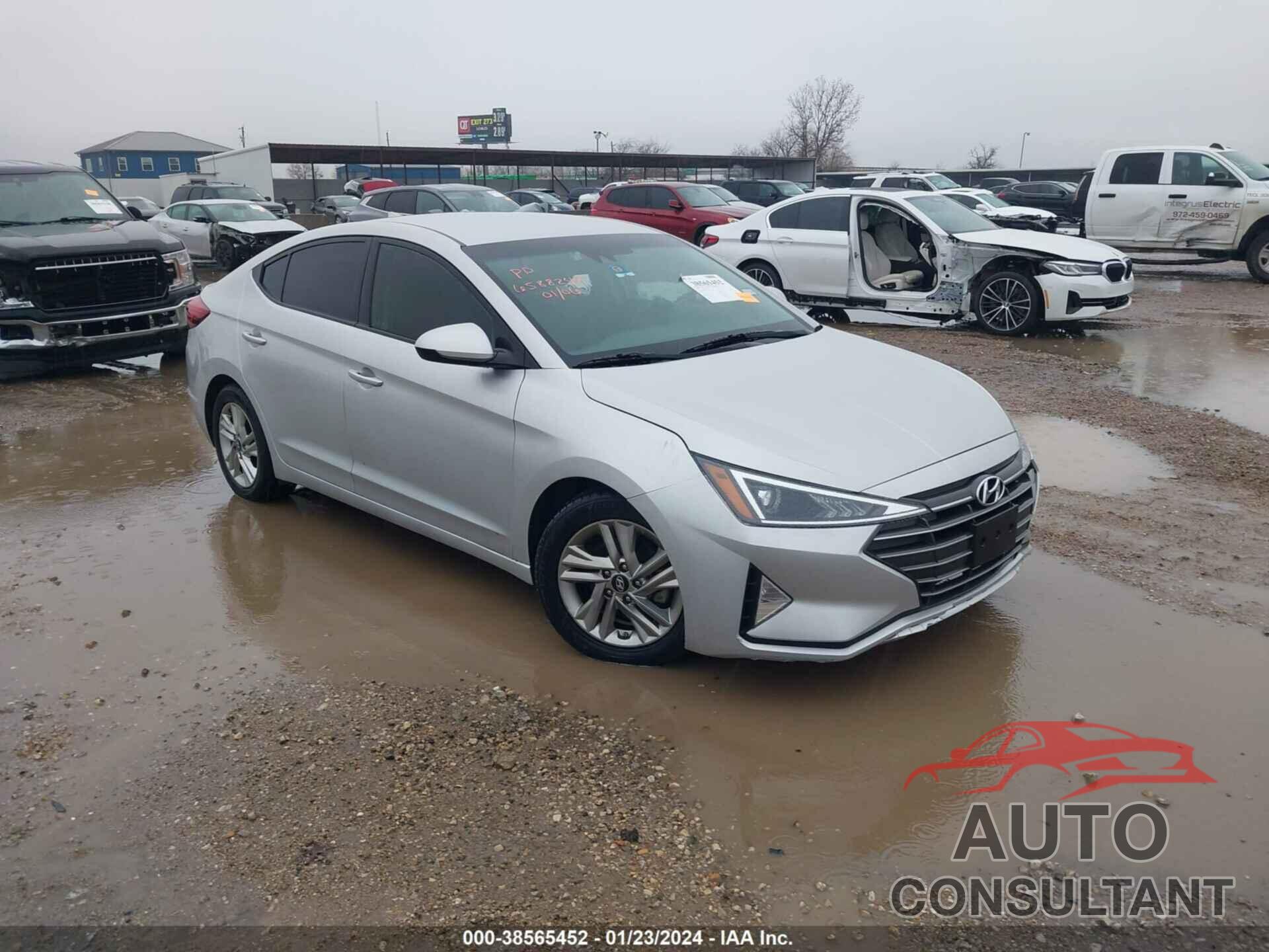 HYUNDAI ELANTRA 2019 - 5NPD84LF9KH446316
