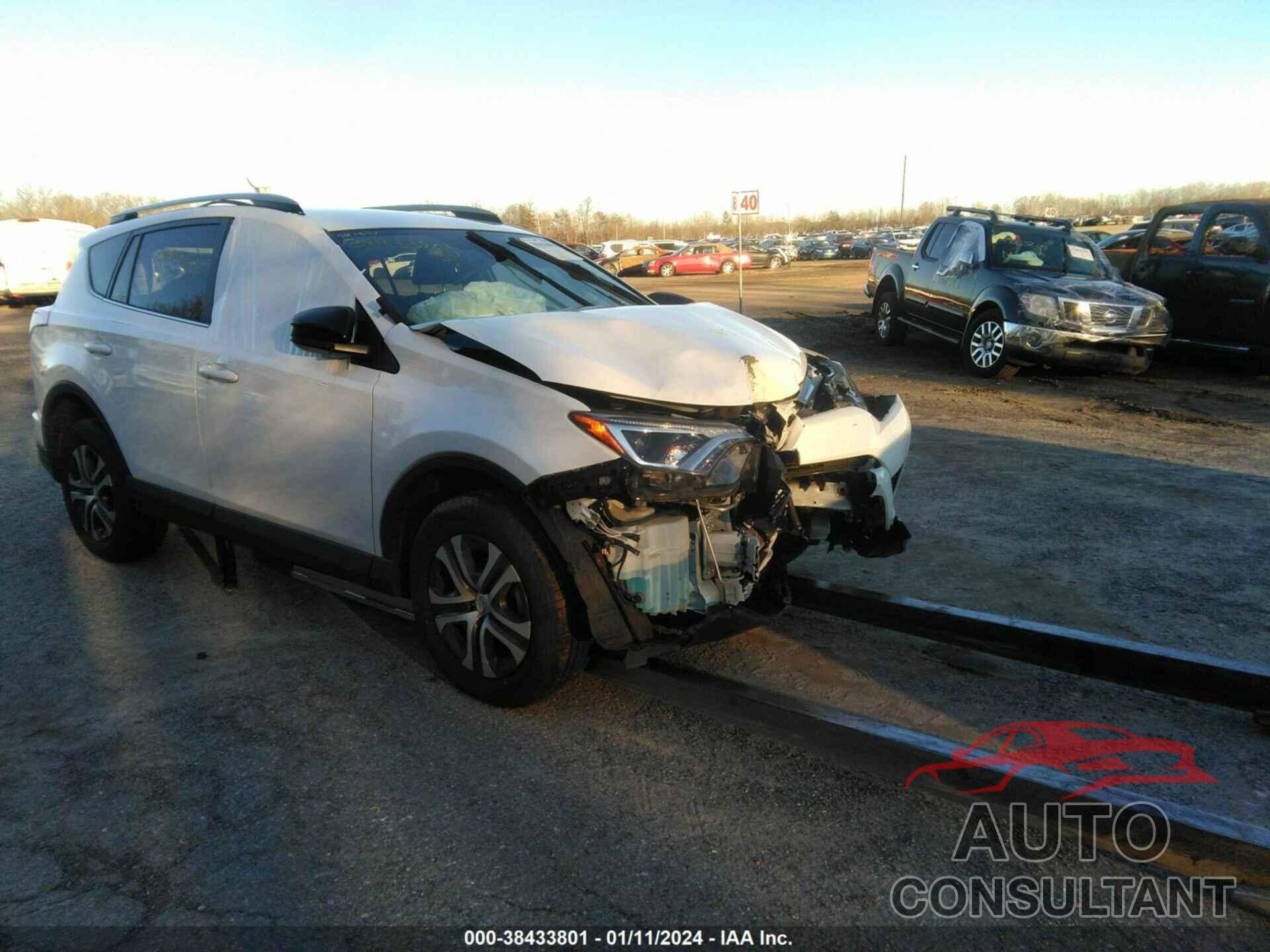 TOYOTA RAV4 2017 - JTMBFREV2HJ148754