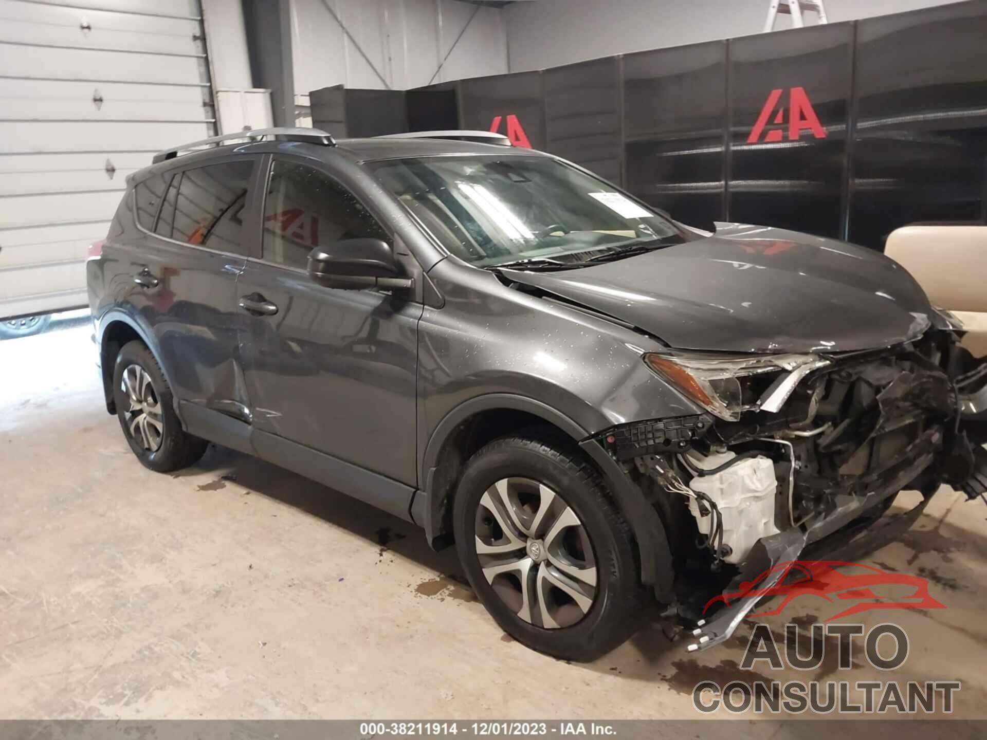 TOYOTA RAV4 2017 - JTMBFREV1HD204360
