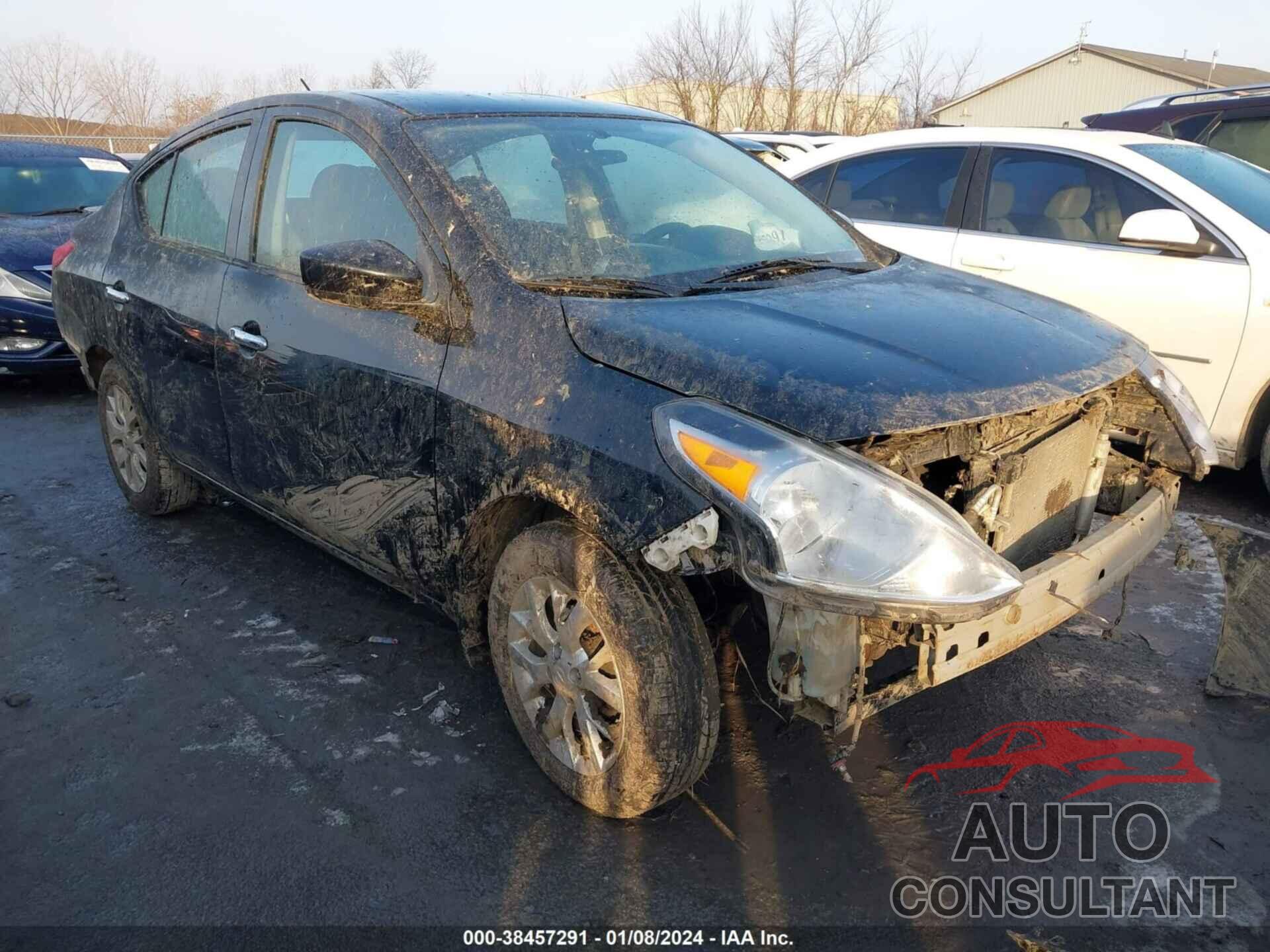 NISSAN VERSA 2018 - 3N1CN7AP8JL888166