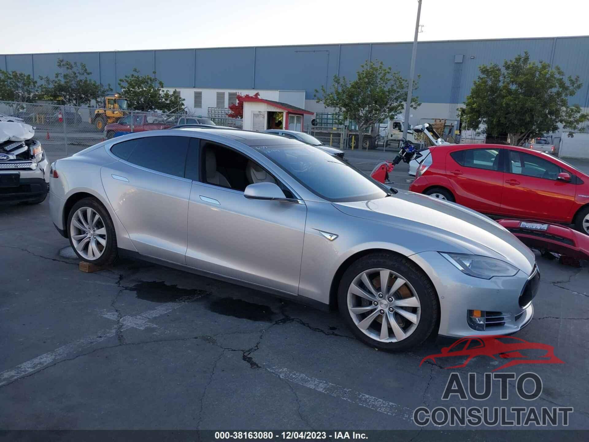 TESLA MODEL S 2015 - 5YJSA1S26FF084779