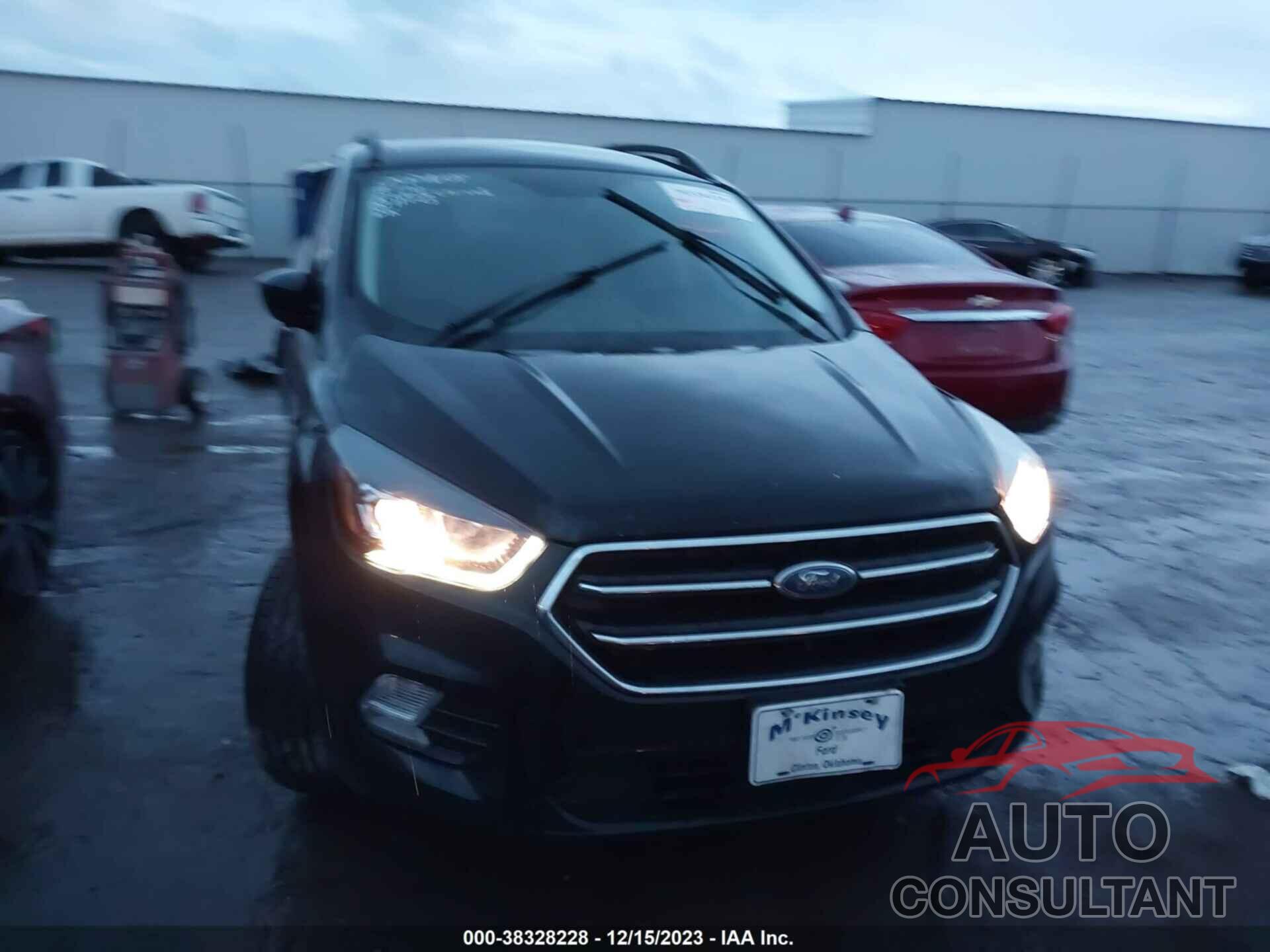 FORD ESCAPE 2018 - 1FMCU0GD8JUC86325