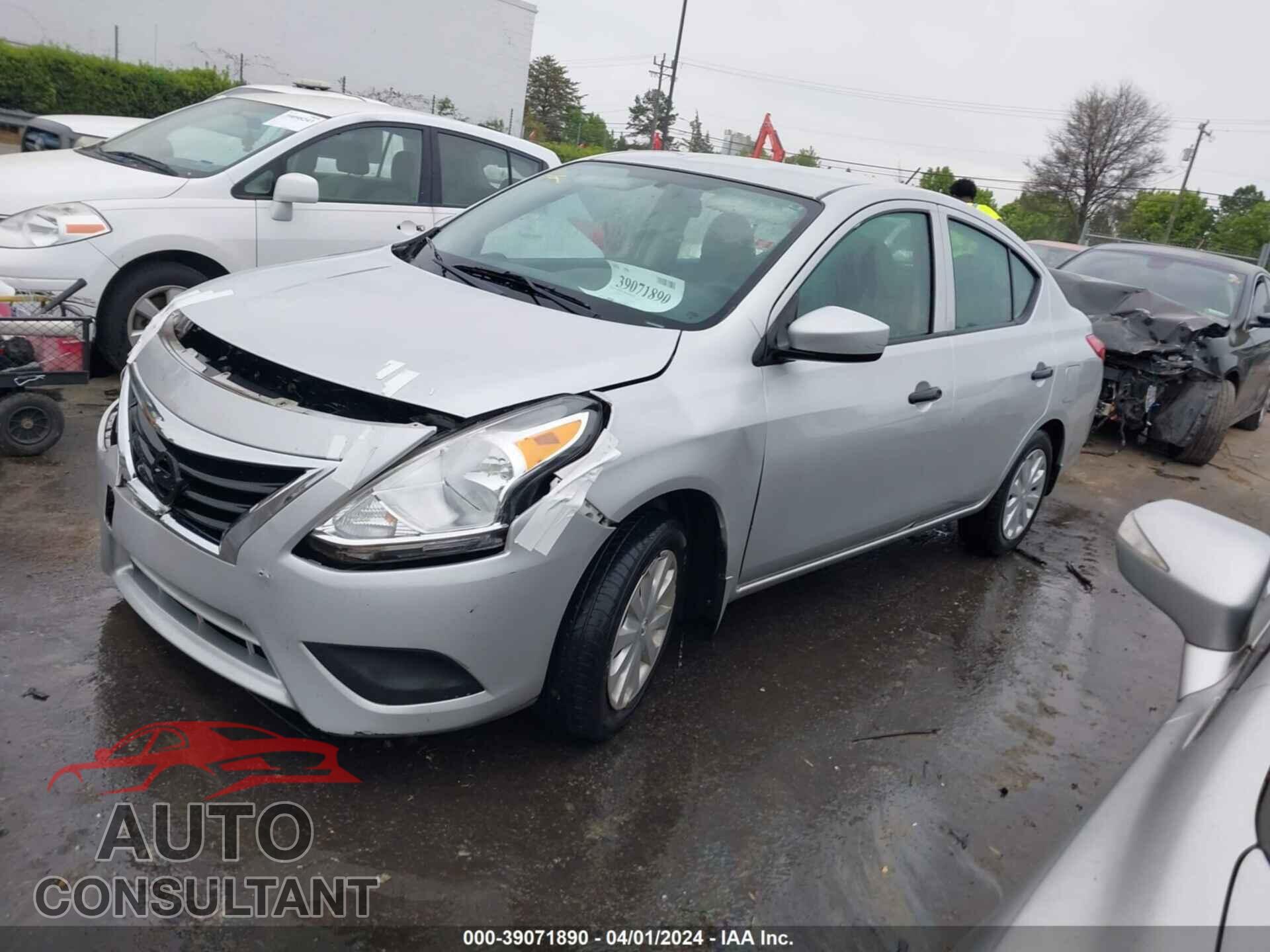 NISSAN VERSA 2017 - 3N1CN7AP2HL808645