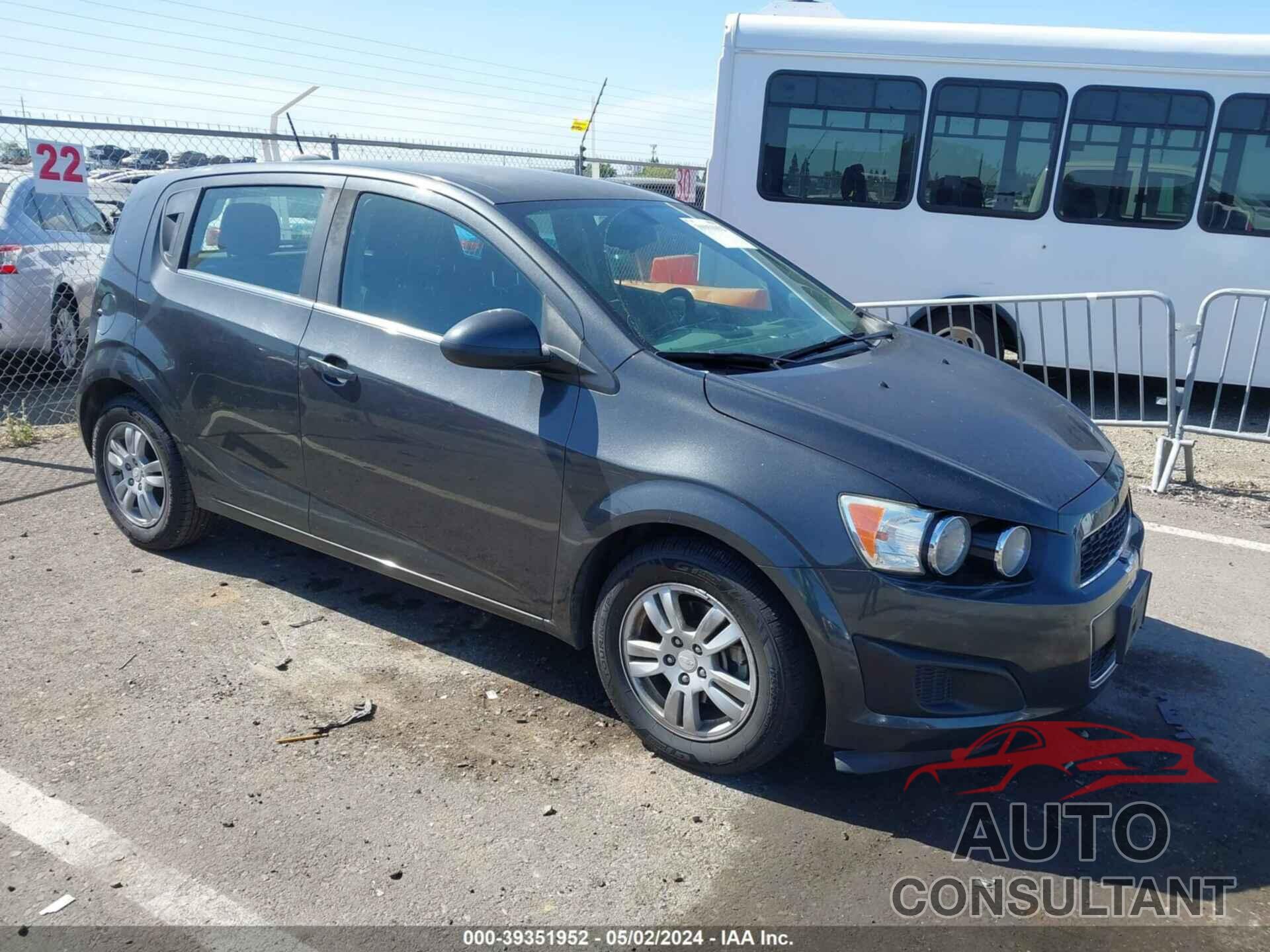 CHEVROLET SONIC 2016 - 1G1JC6SH7G4146022