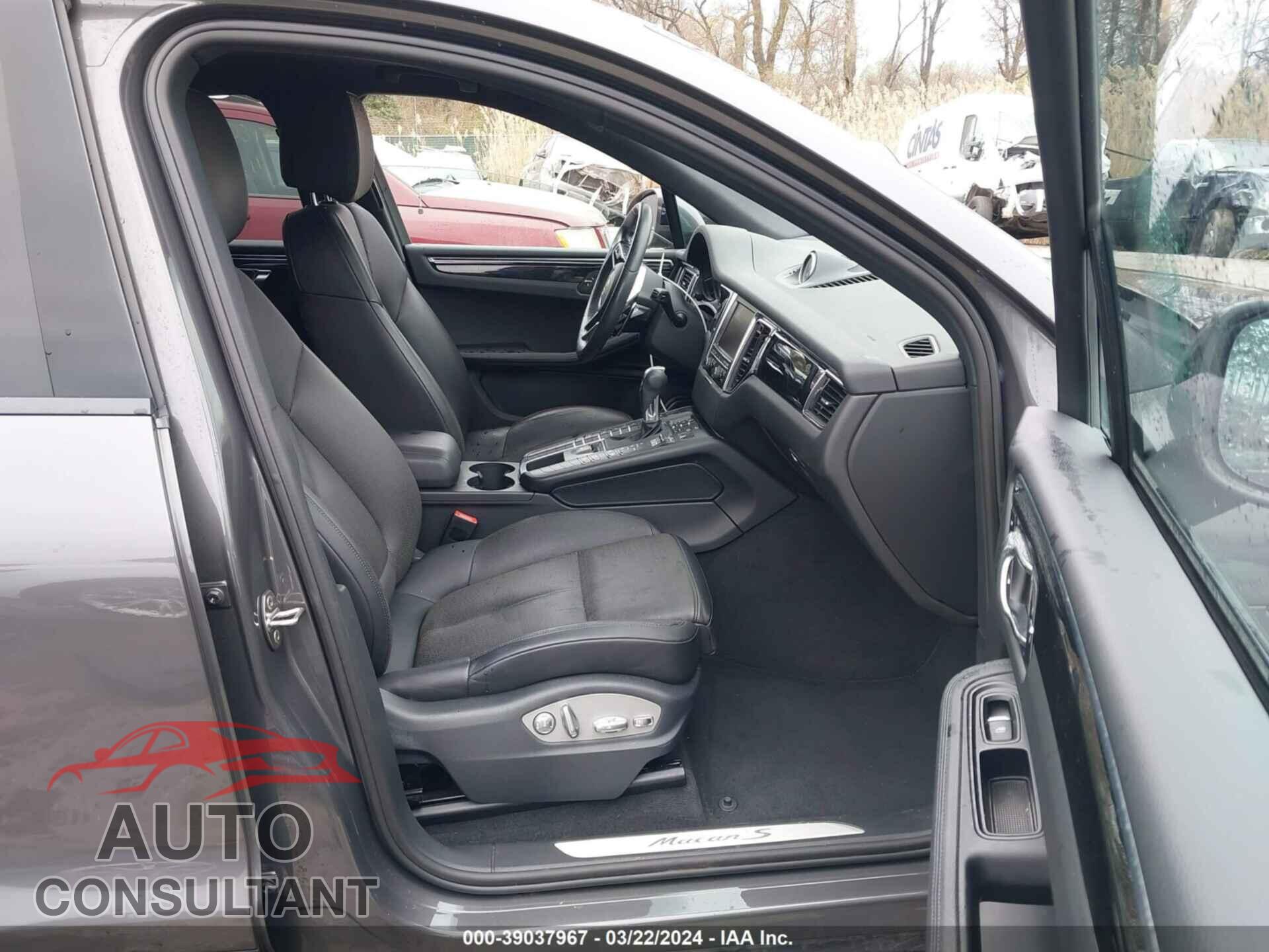 PORSCHE MACAN 2016 - WP1AB2A58GLB43967
