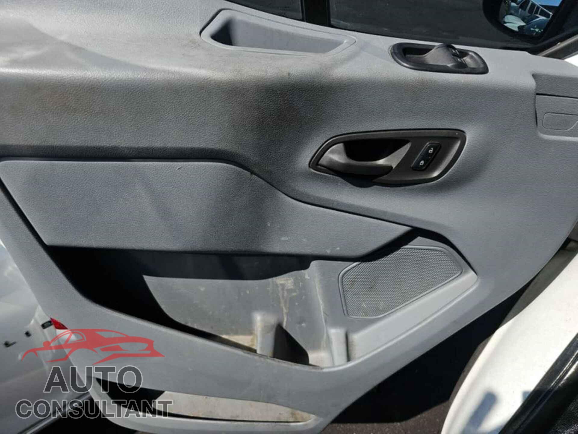 FORD TRANSIT 2017 - 1FTYR1YM0HKB38787