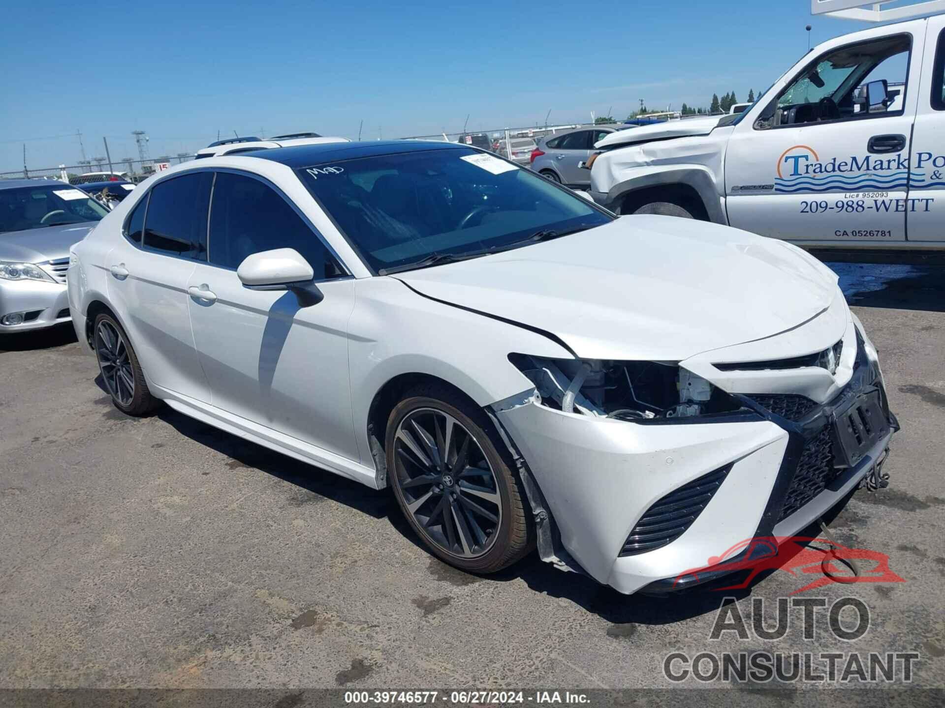 TOYOTA CAMRY 2018 - 4T1B61HK3JU641300