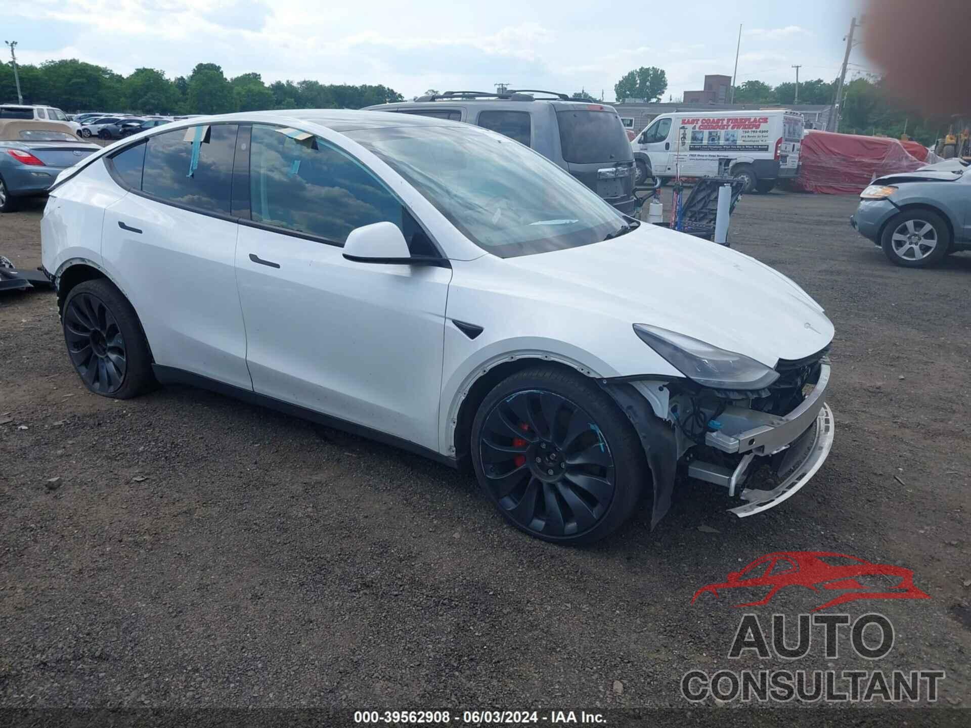 TESLA MODEL Y 2021 - 5YJYGDEF7MF124518