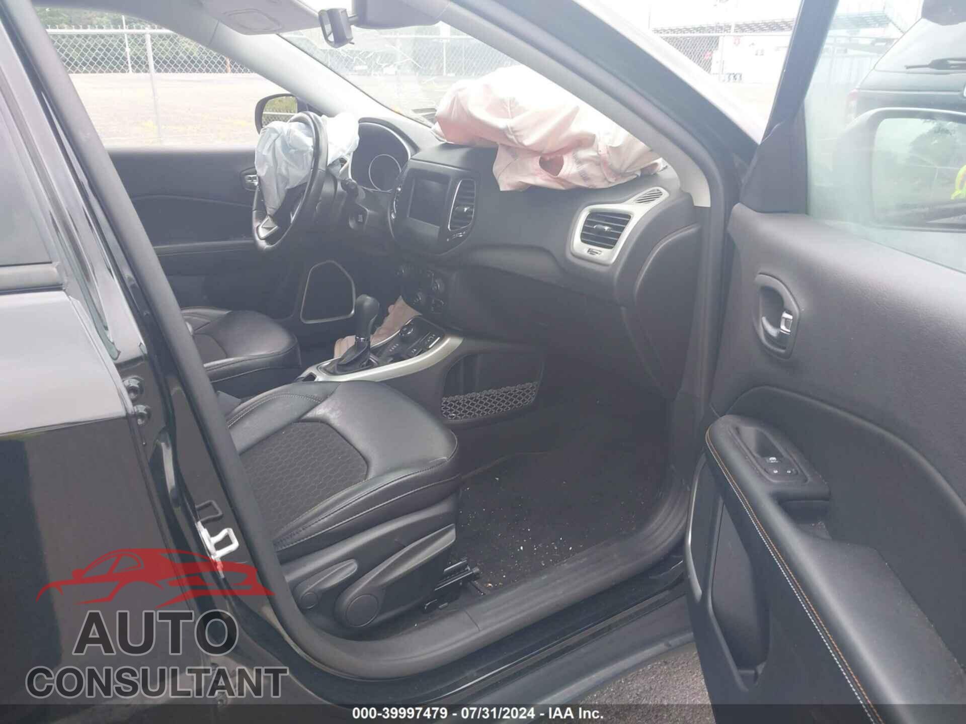 JEEP COMPASS 2020 - 3C4NJDBB5LT219620