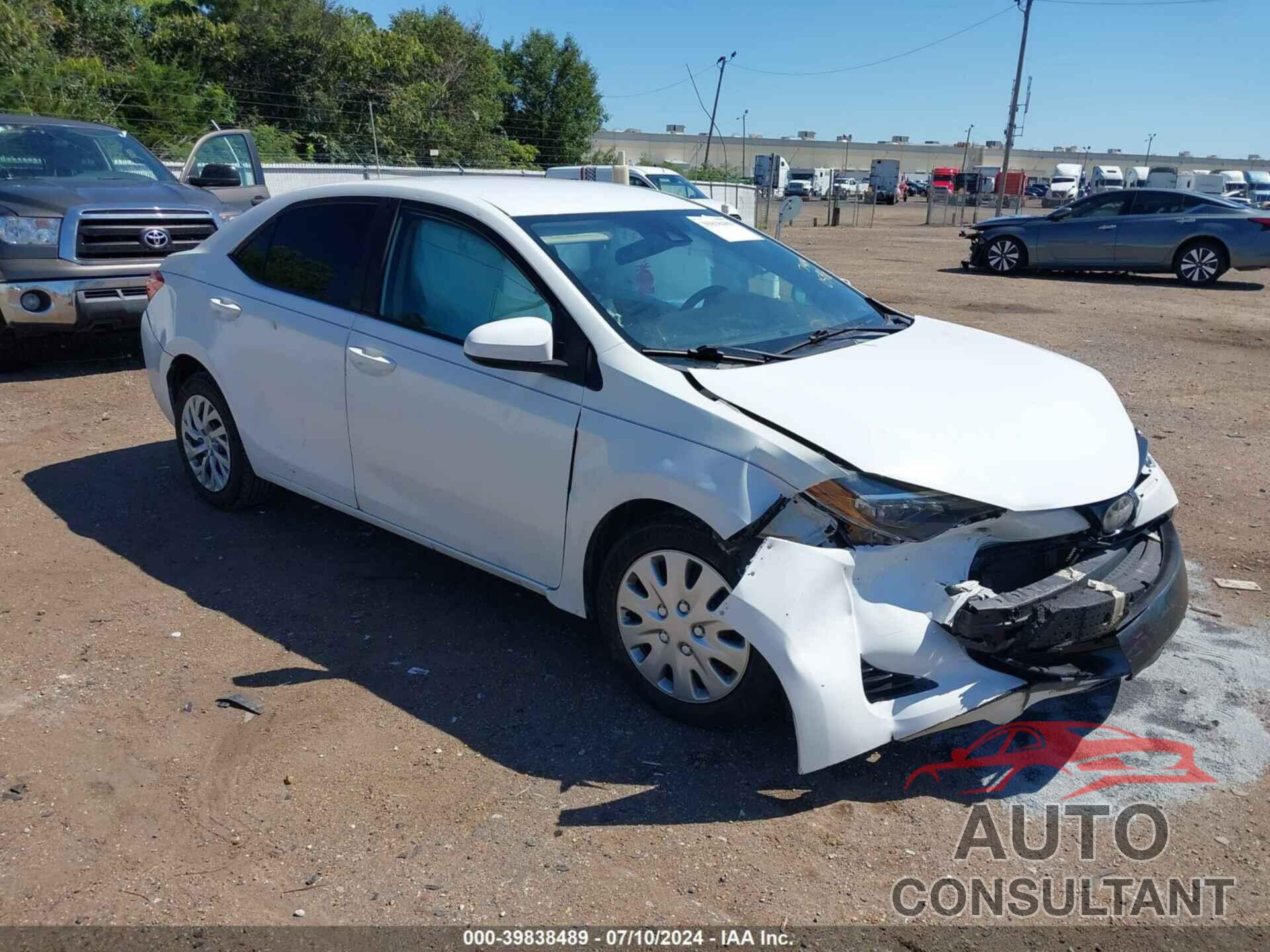 TOYOTA COROLLA 2018 - 5YFBURHEXJP780596