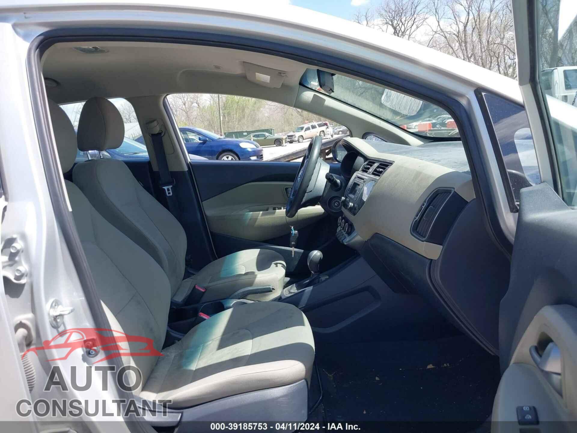 KIA RIO 2017 - KNADM4A34H6072184