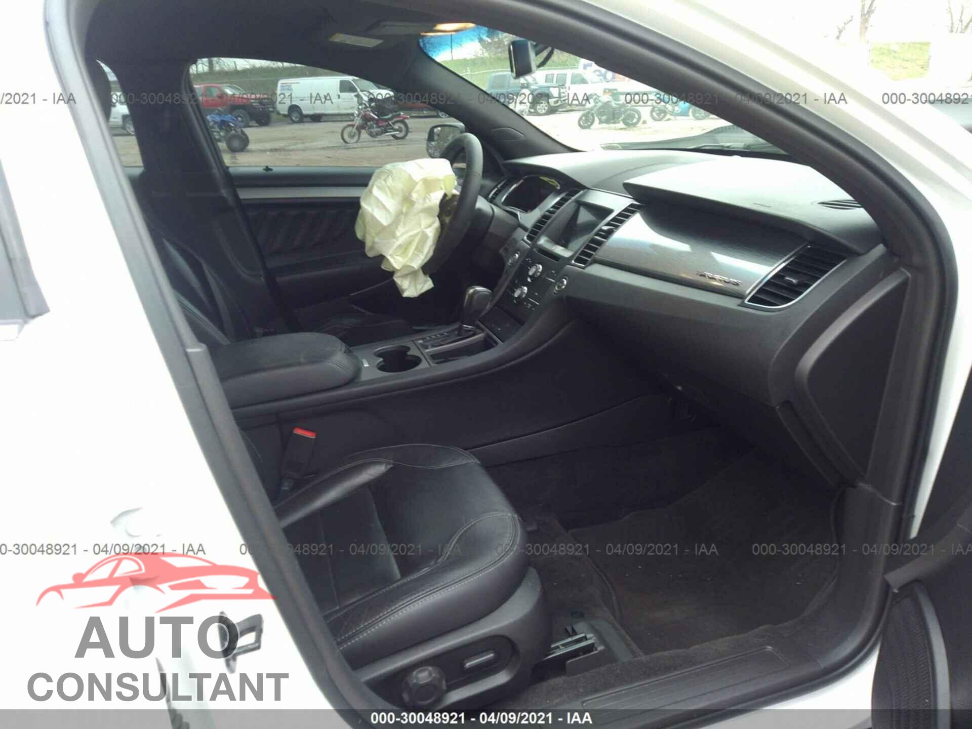 FORD TAURUS 2018 - 1FAHP2E84JG111948