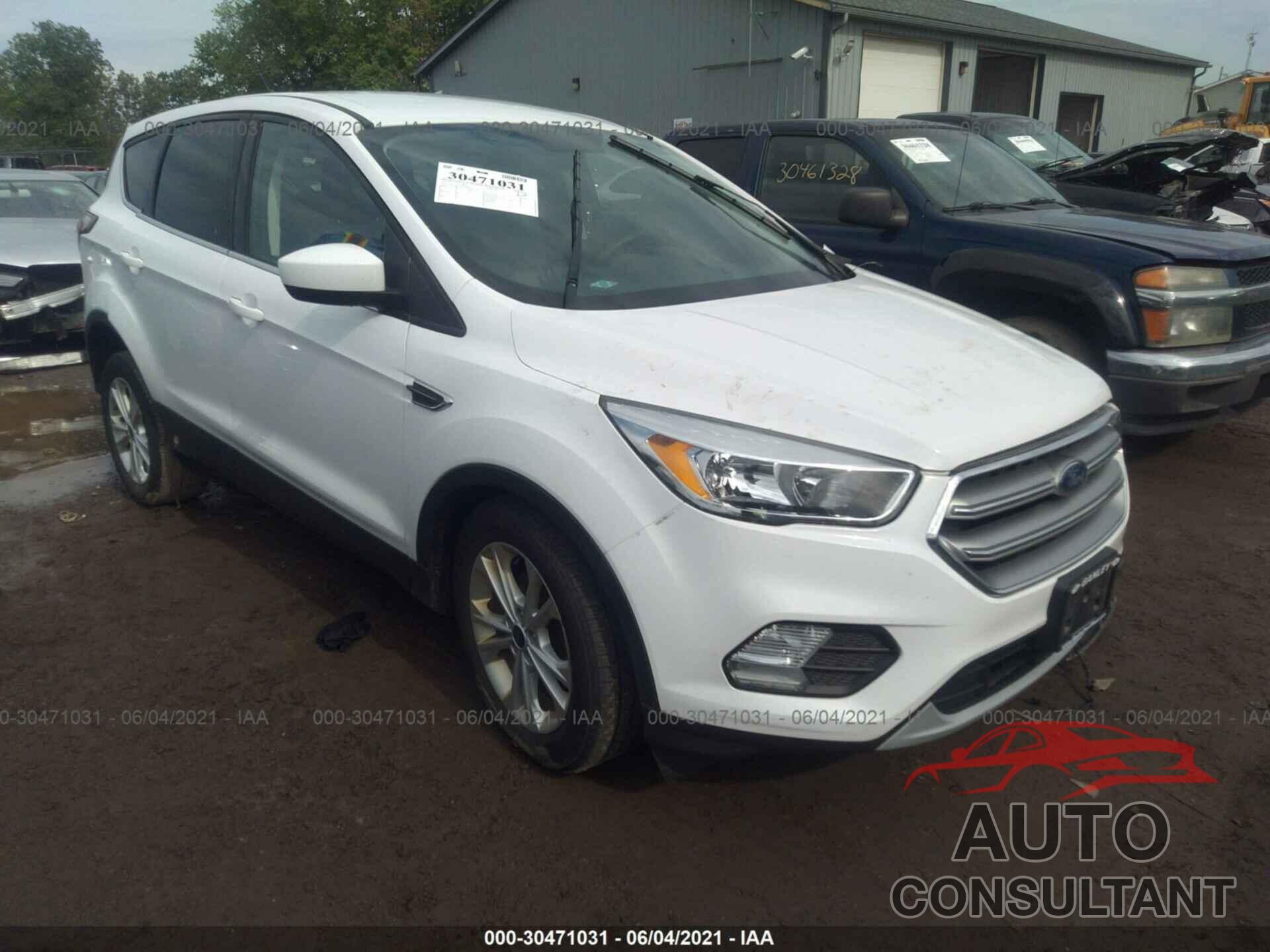 FORD ESCAPE 2017 - 1FMCU0GD7HUE44616