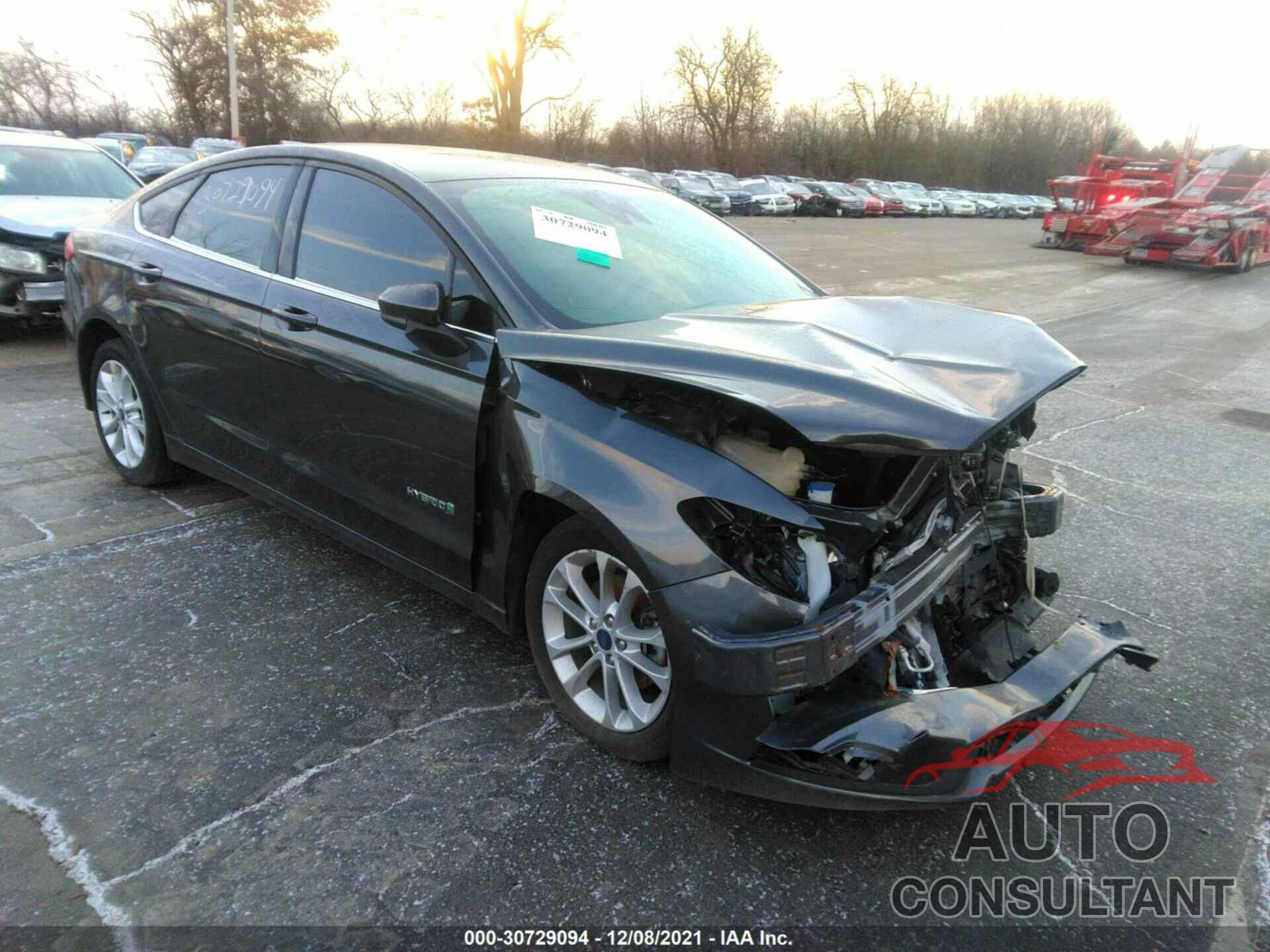 FORD FUSION HYBRID 2019 - 3FA6P0LU8KR263334