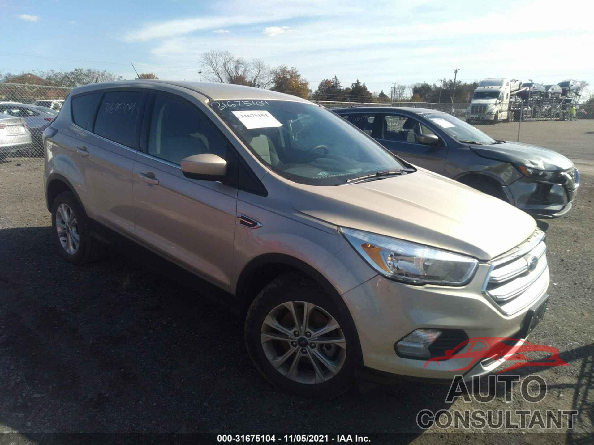 FORD ESCAPE 2017 - 1FMCU9G99HUA51474
