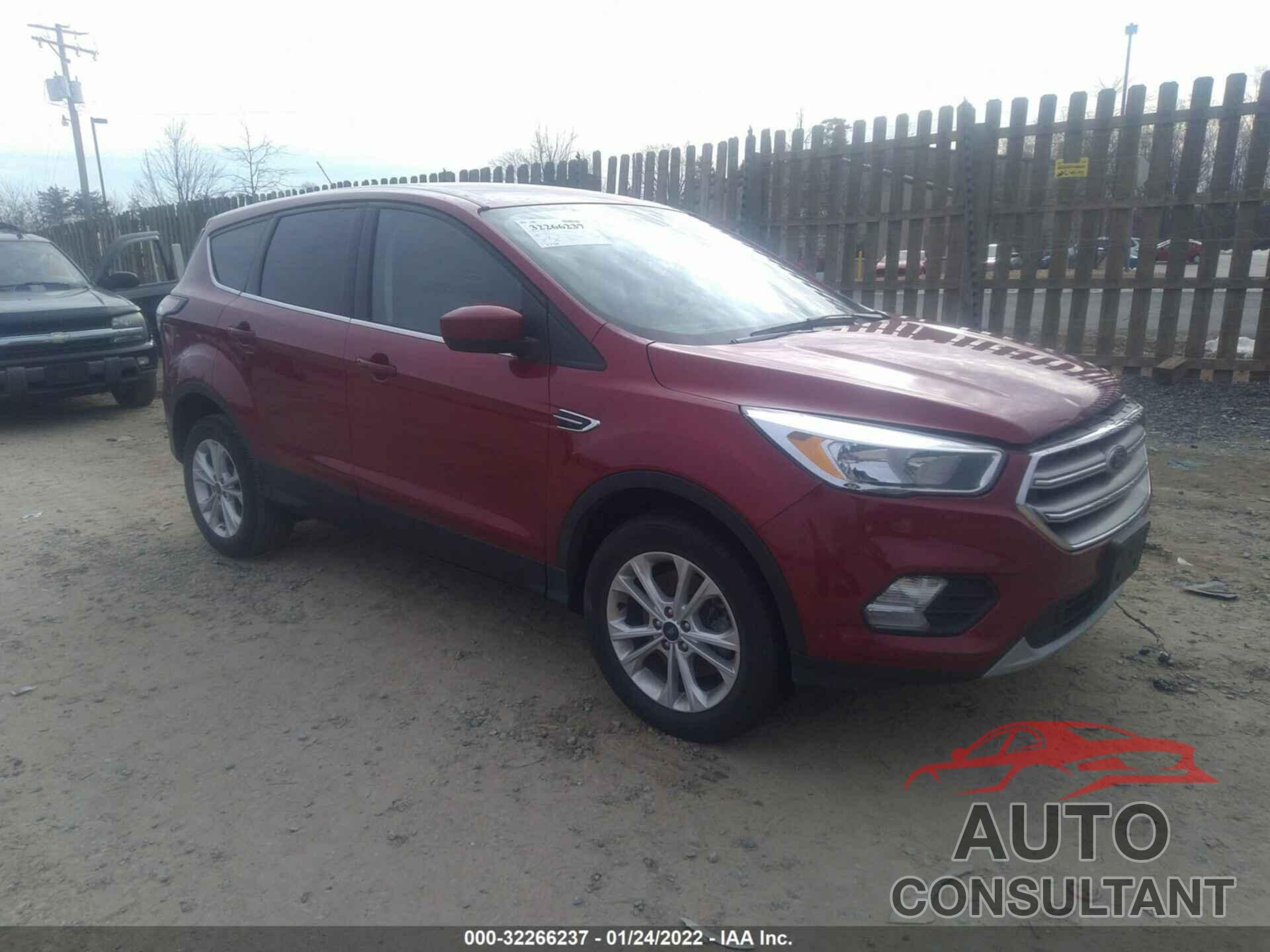 FORD ESCAPE 2017 - 1FMCU9GD0HUC44410
