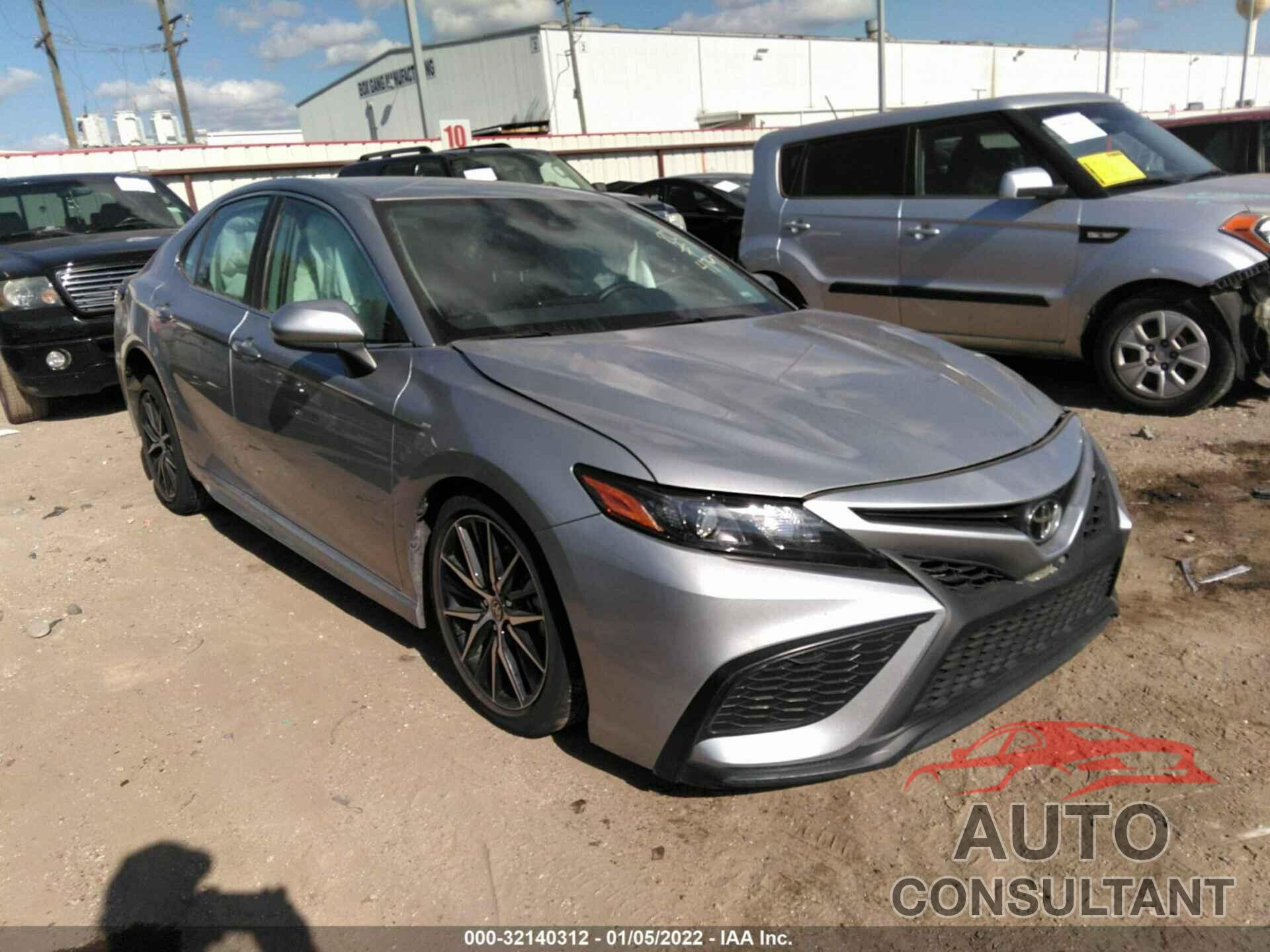 TOYOTA CAMRY 2021 - 4T1G11AK8MU423565