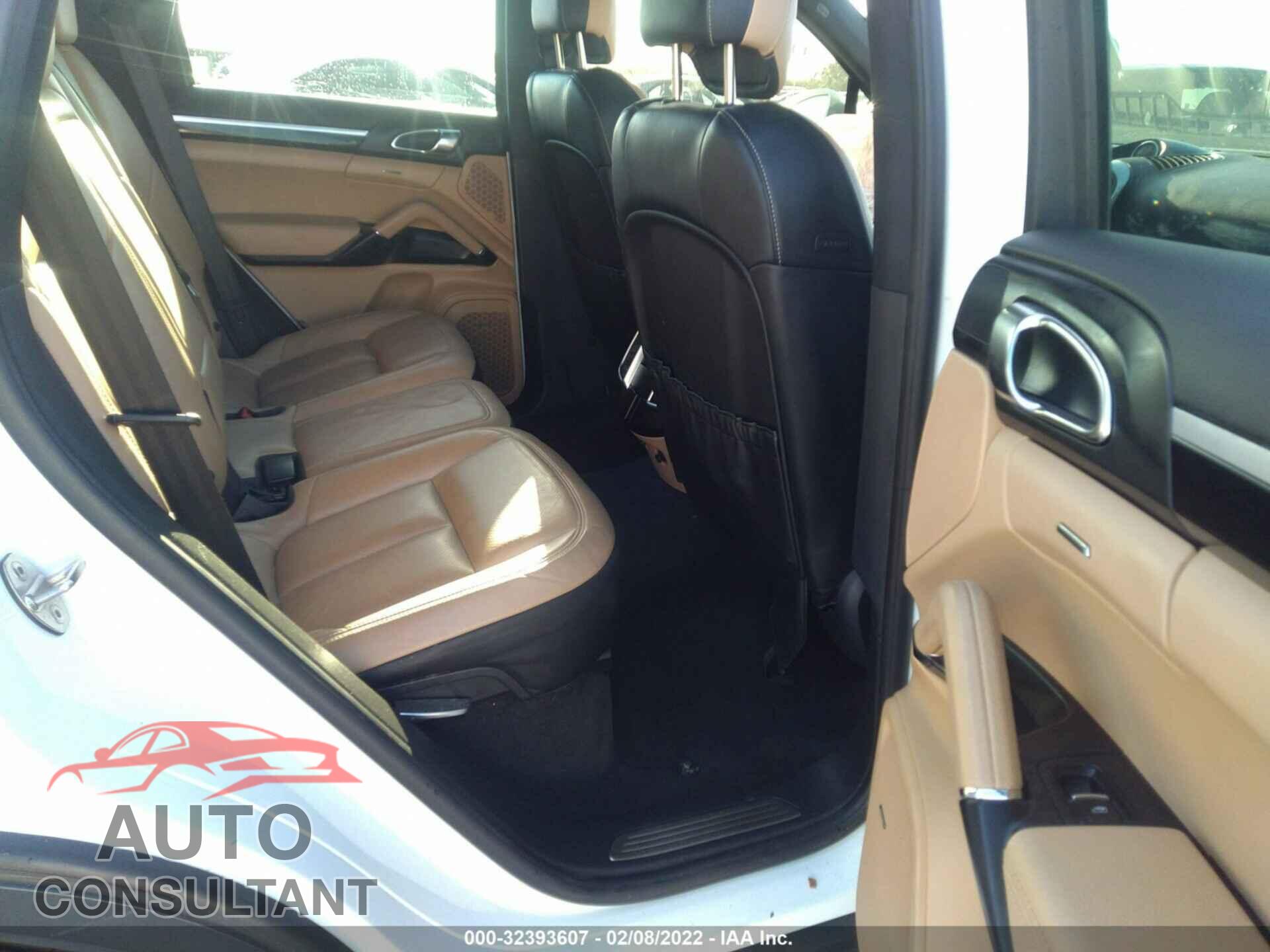 PORSCHE CAYENNE 2016 - WP1AA2A21GLA09665