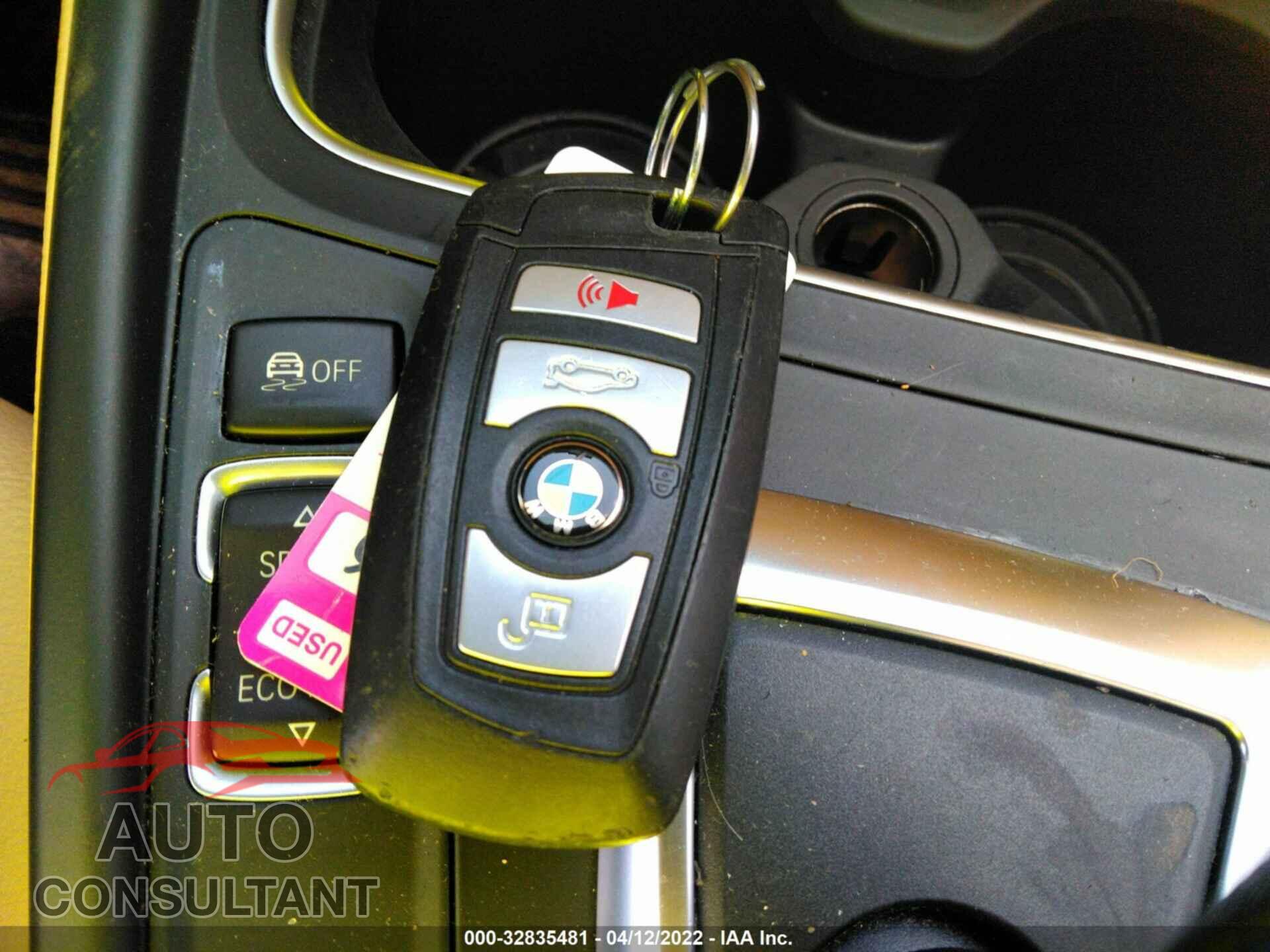 BMW 3 SERIES 2016 - WBA8E1G56GNU10582