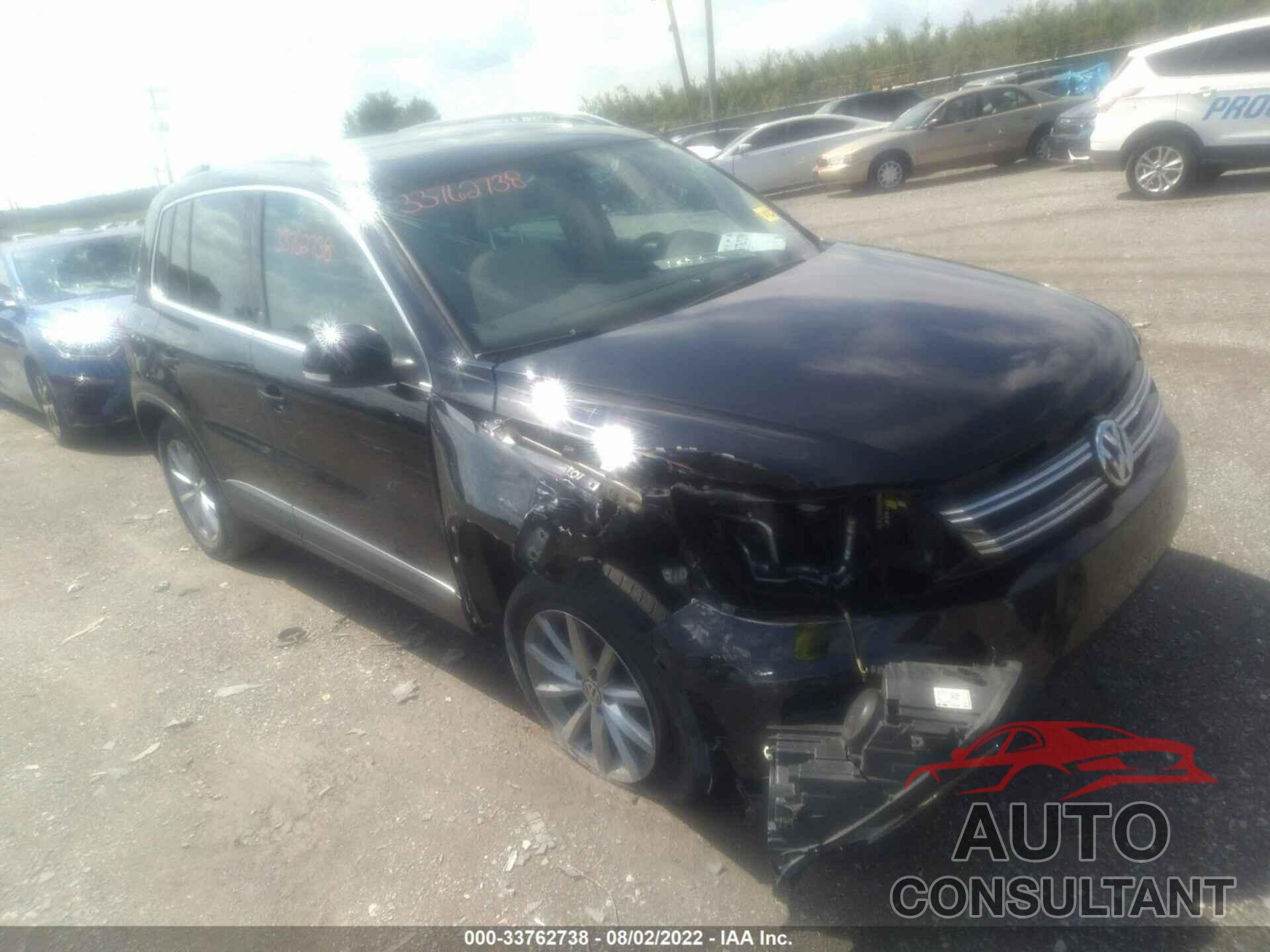 VOLKSWAGEN TIGUAN 2017 - WVGSV7AX0HK006598