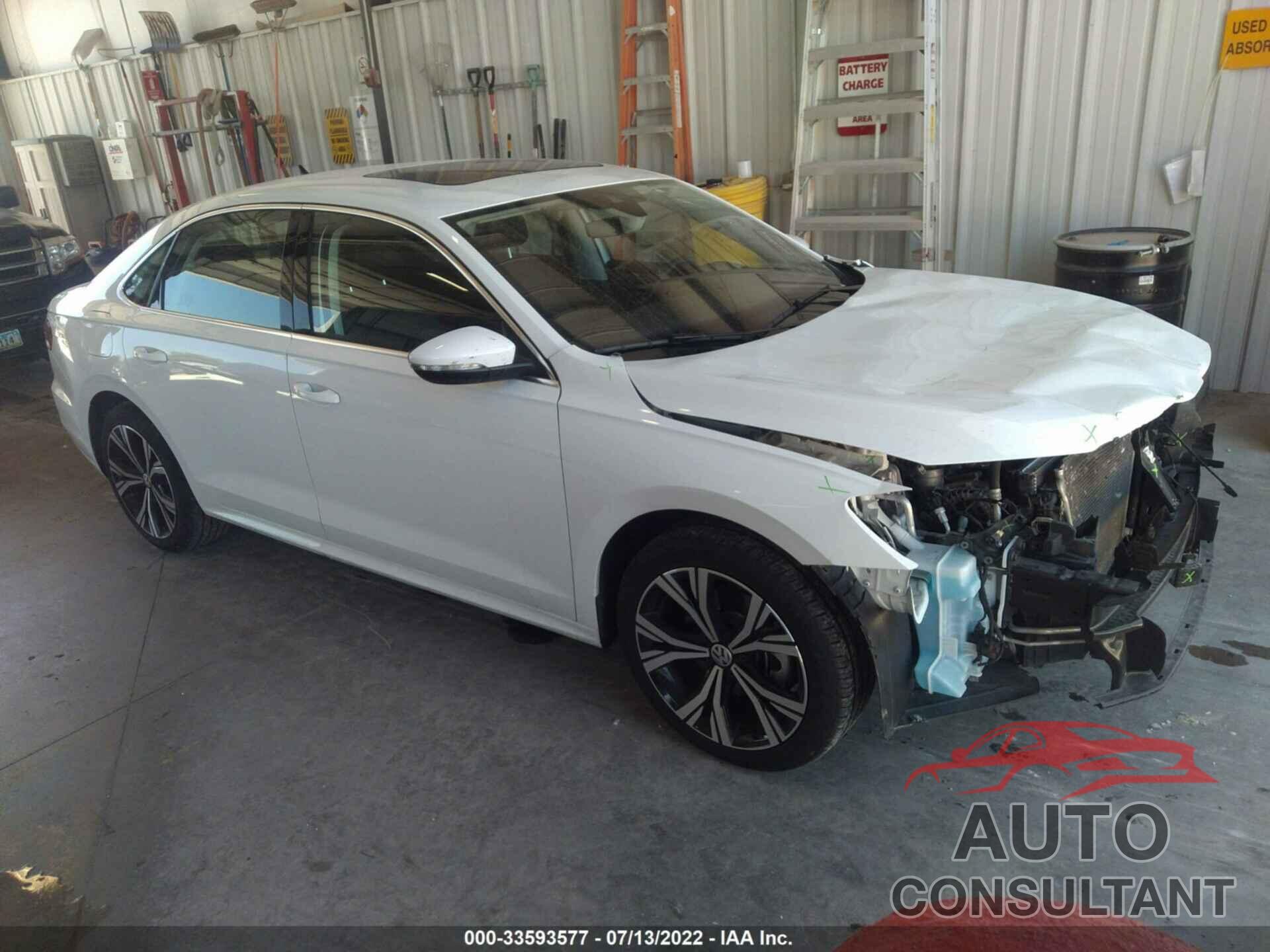 VOLKSWAGEN PASSAT 2021 - 1VWSA7A37MC011408