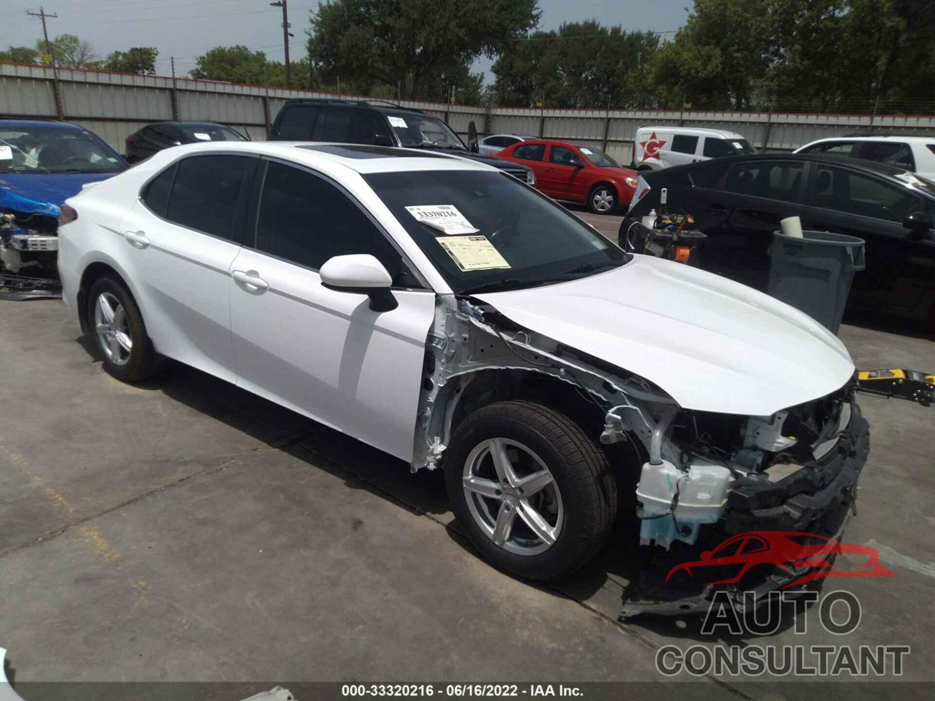 TOYOTA CAMRY 2018 - 4T1B11HK5JU666276