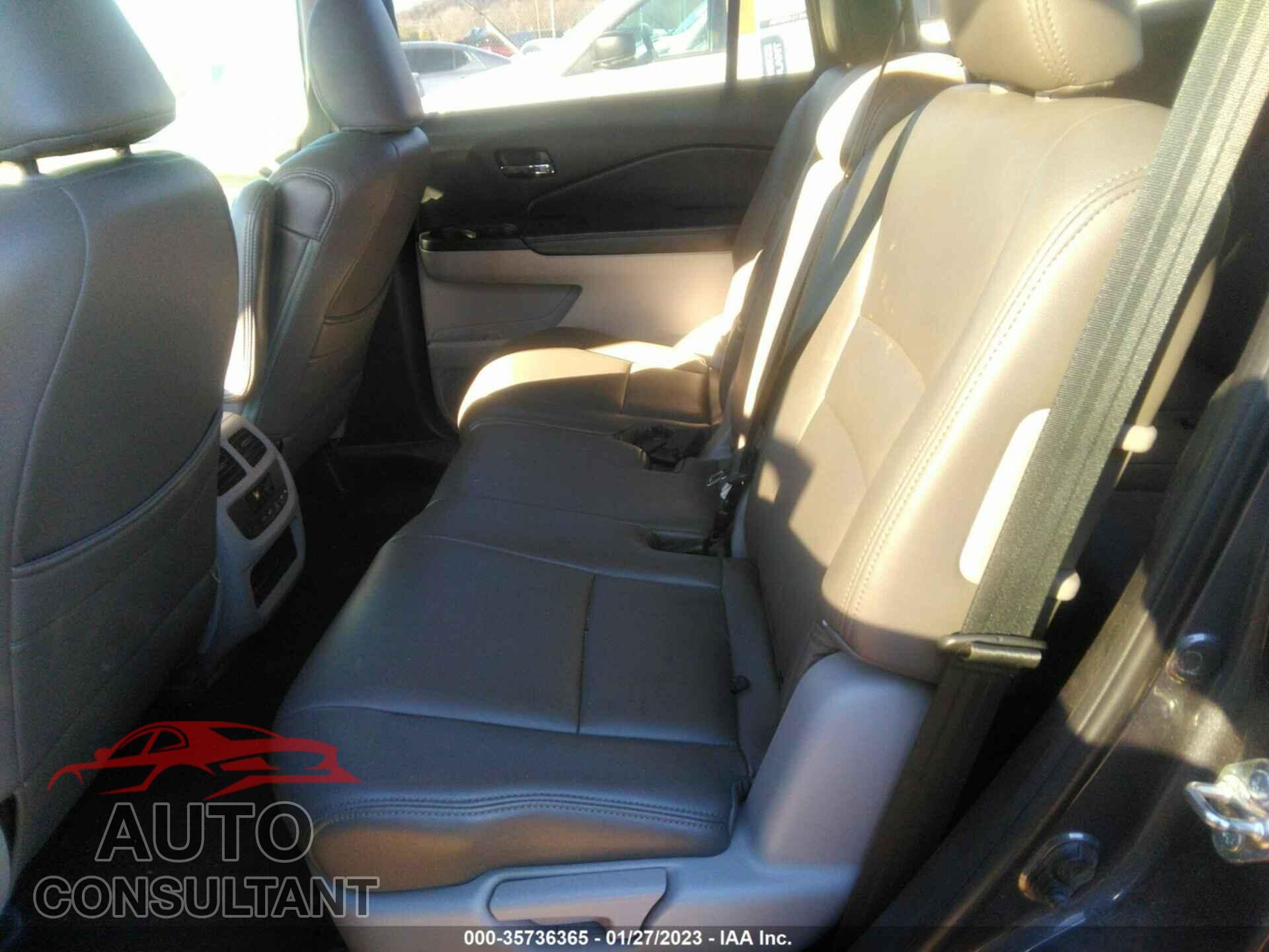 HONDA PILOT 2017 - 5FNYF5H33HB046903