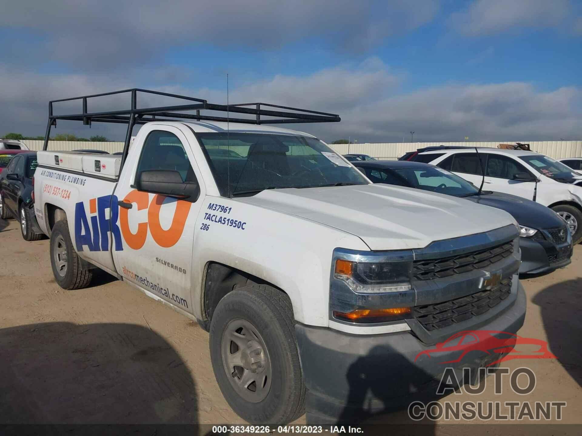 CHEVROLET SILVERADO 1500 2018 - 1GCNCNEH5JZ264238