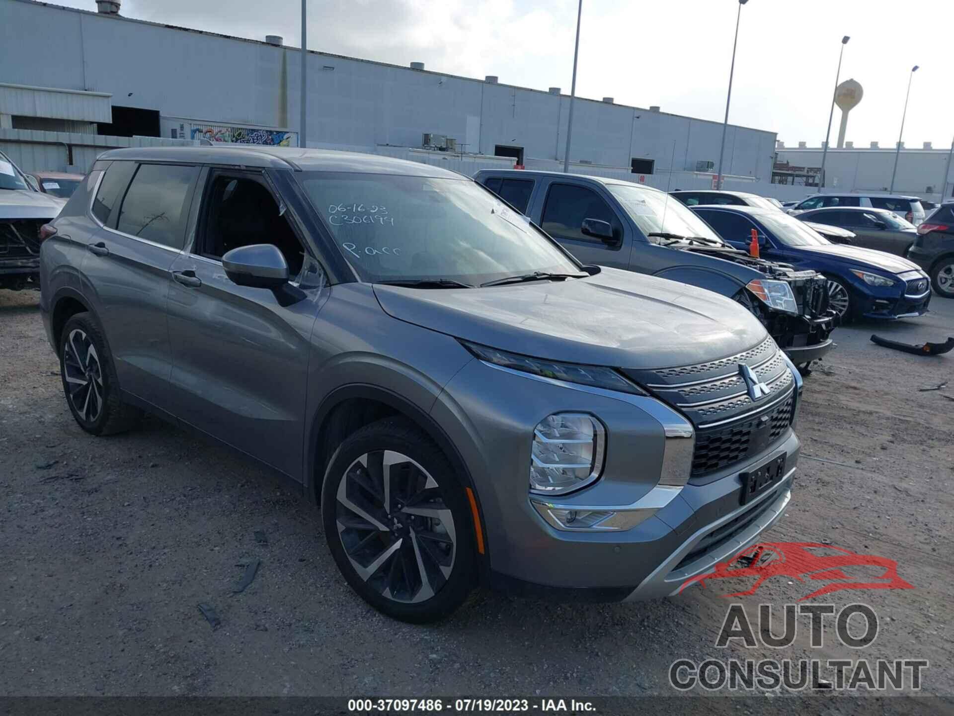 MITSUBISHI OUTLANDER 2023 - JA4J3UA81PZ018420